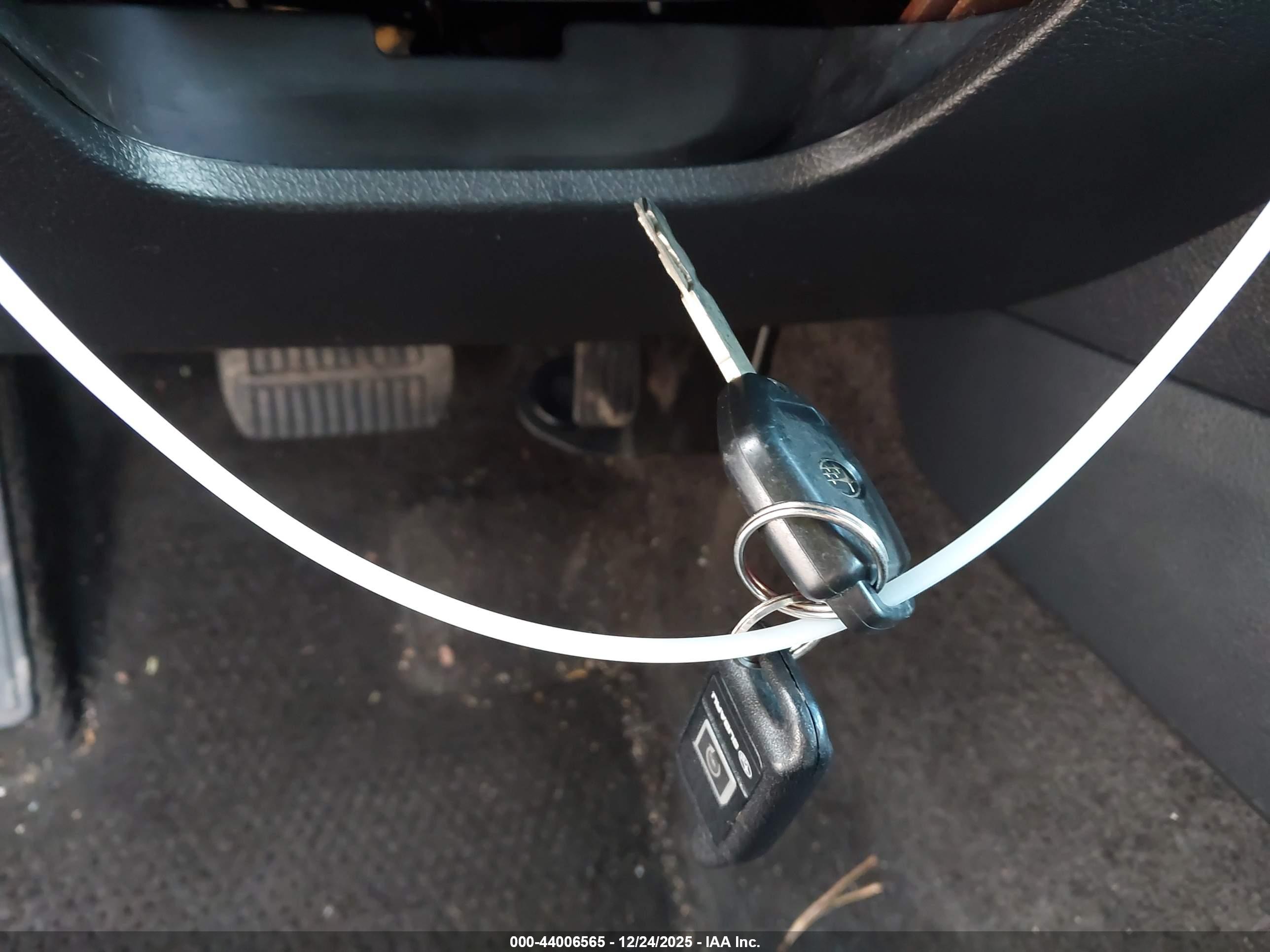 SUBARU OUTBACK image 11