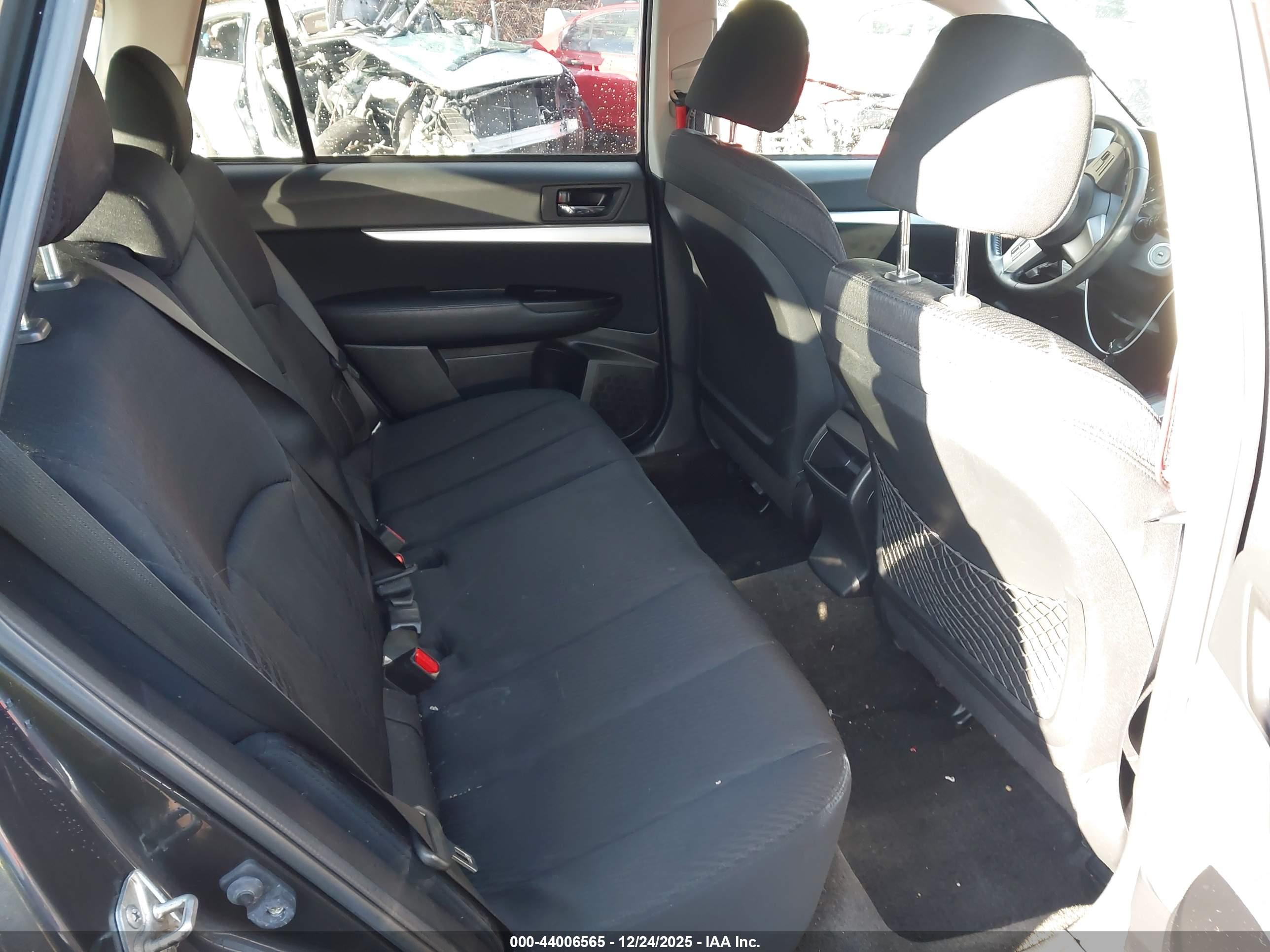SUBARU OUTBACK image 8