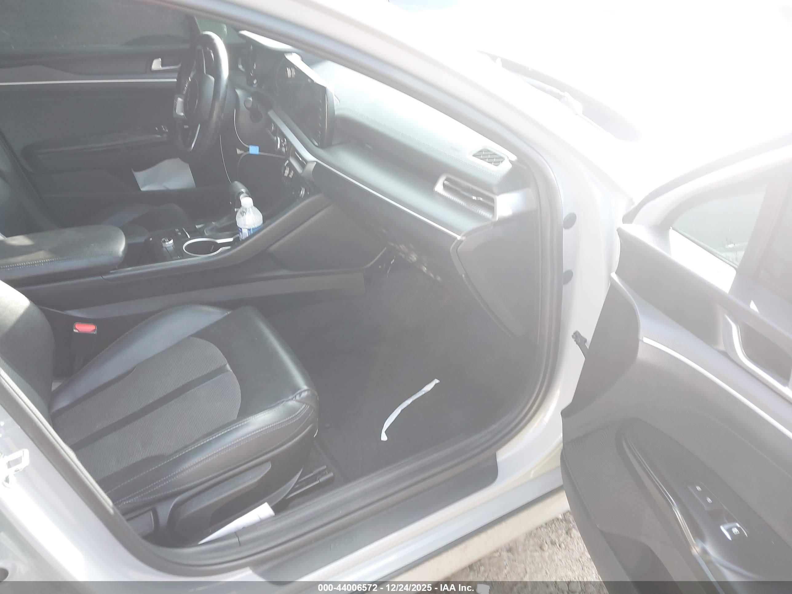 KIA K5 image 5