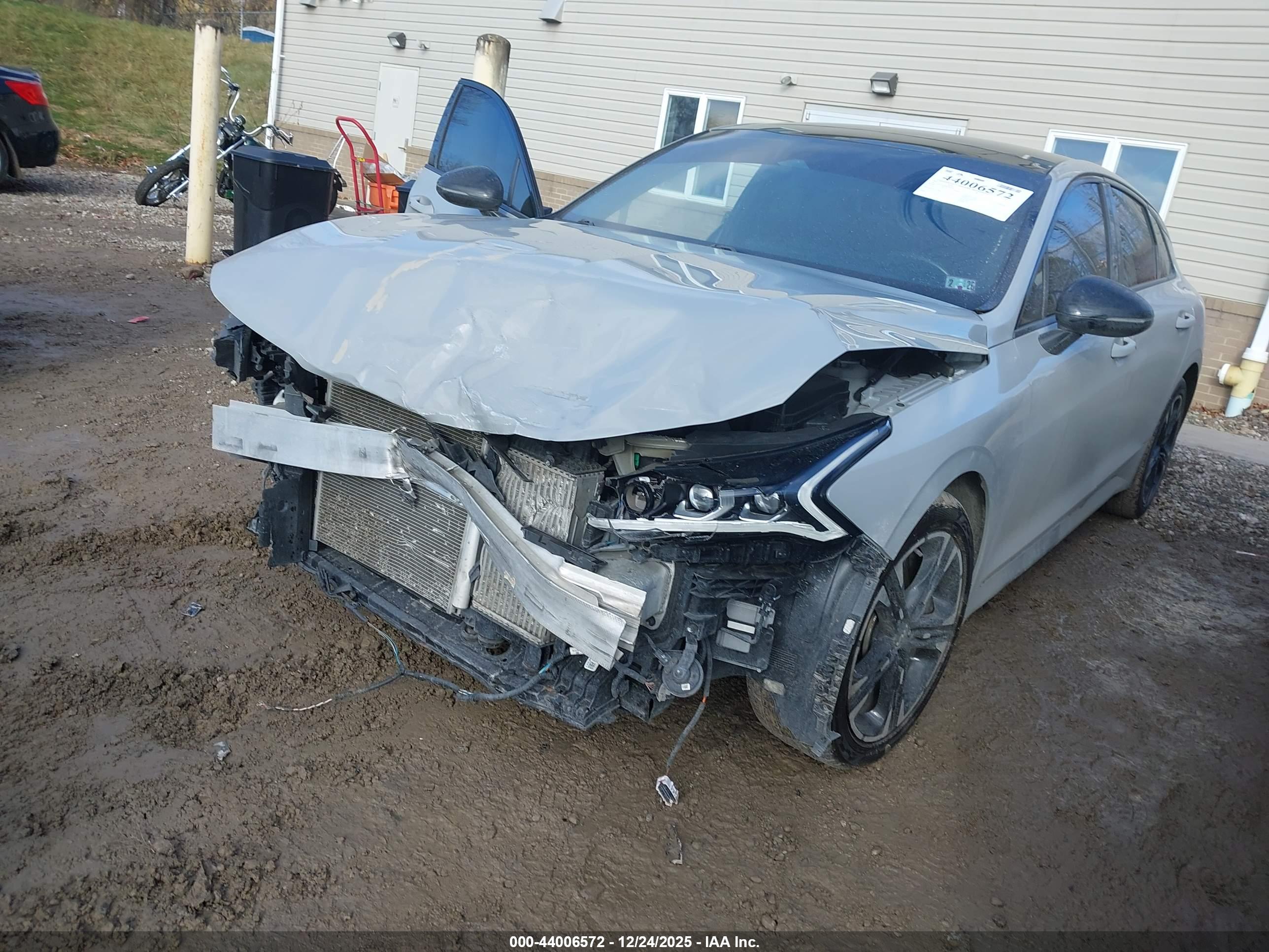 KIA K5 image 6