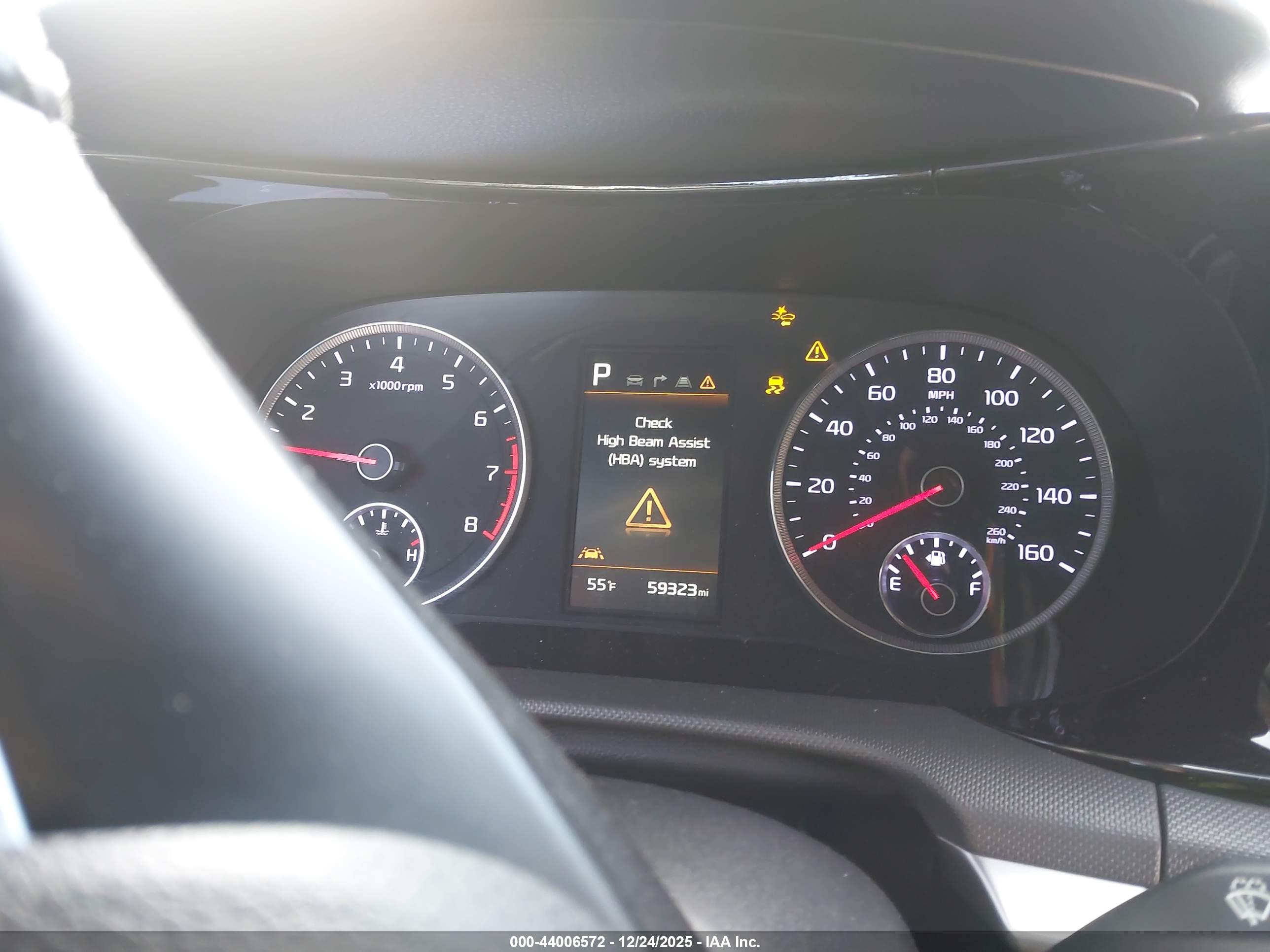 KIA K5 image 7