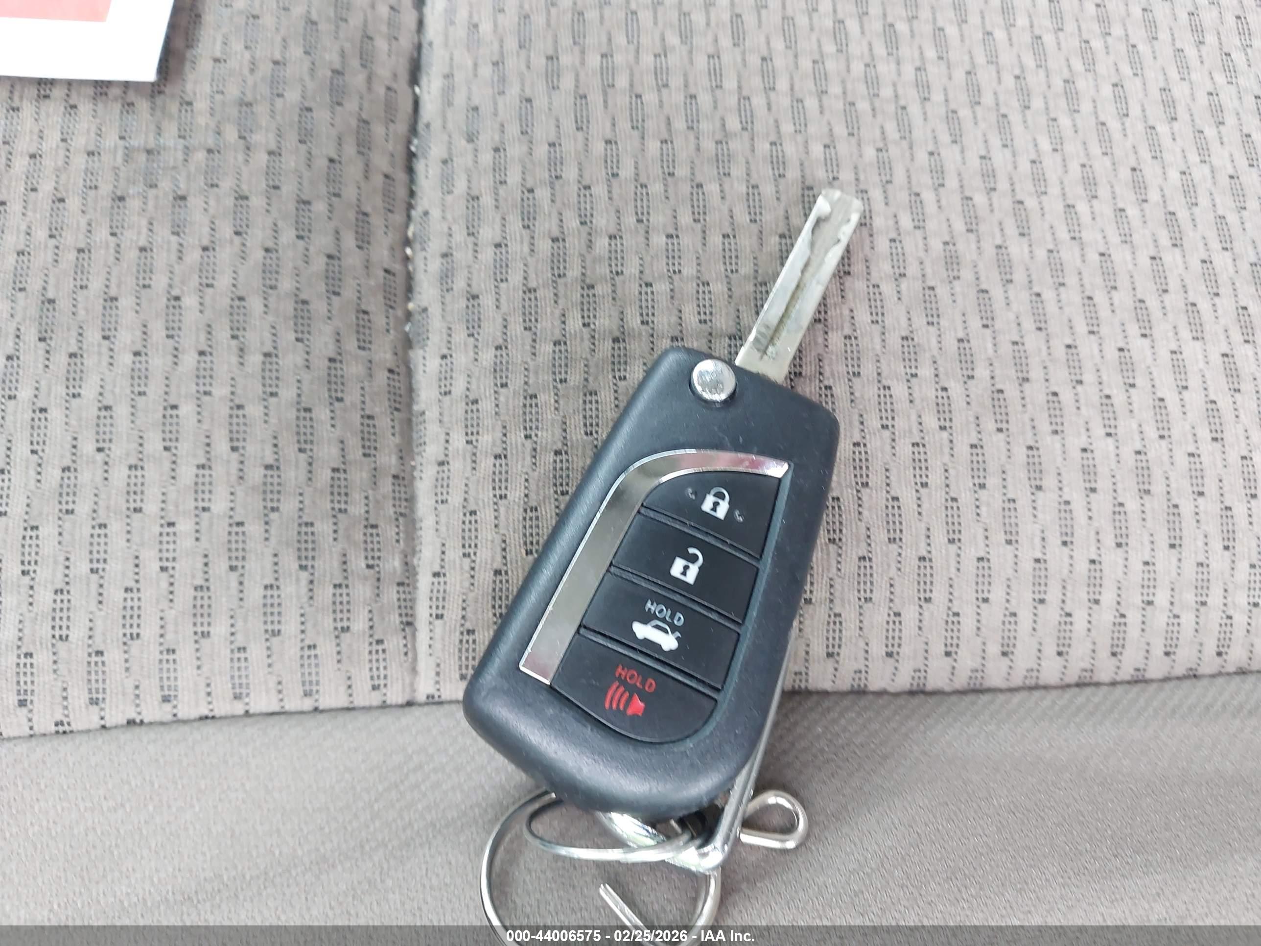 TOYOTA COROLLA image 11