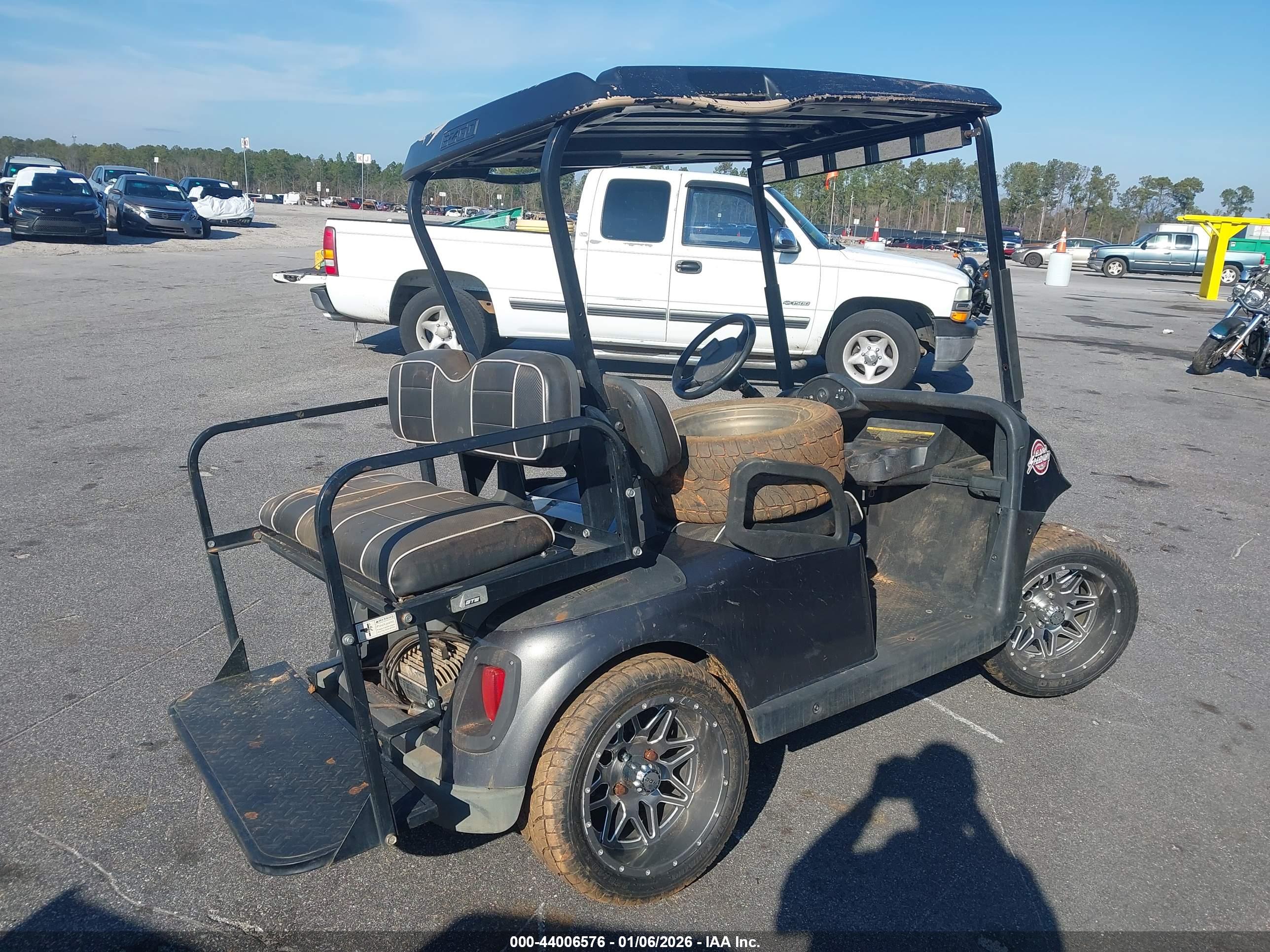 EZGO RXV-E image 4