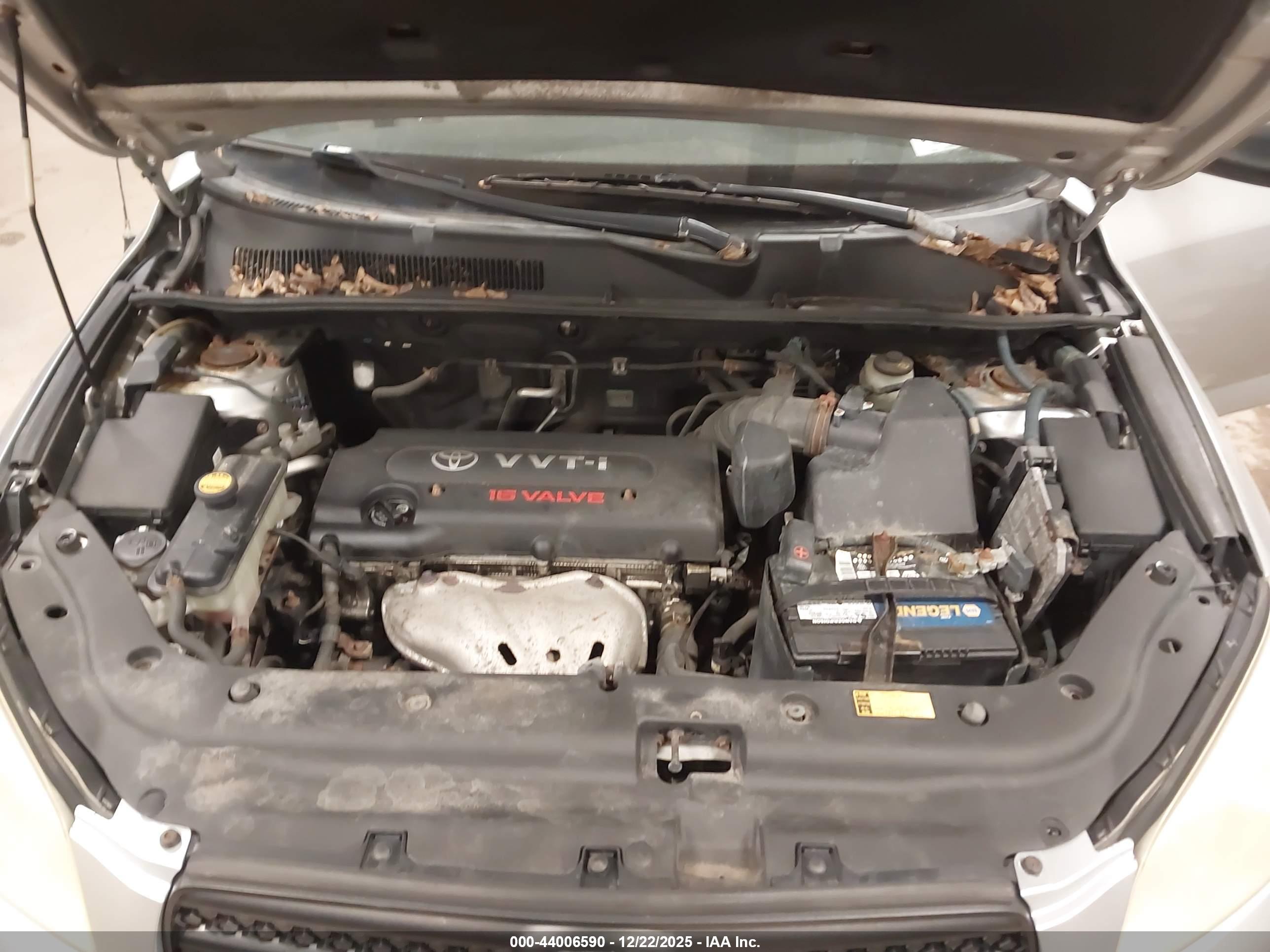 TOYOTA RAV4 image 10