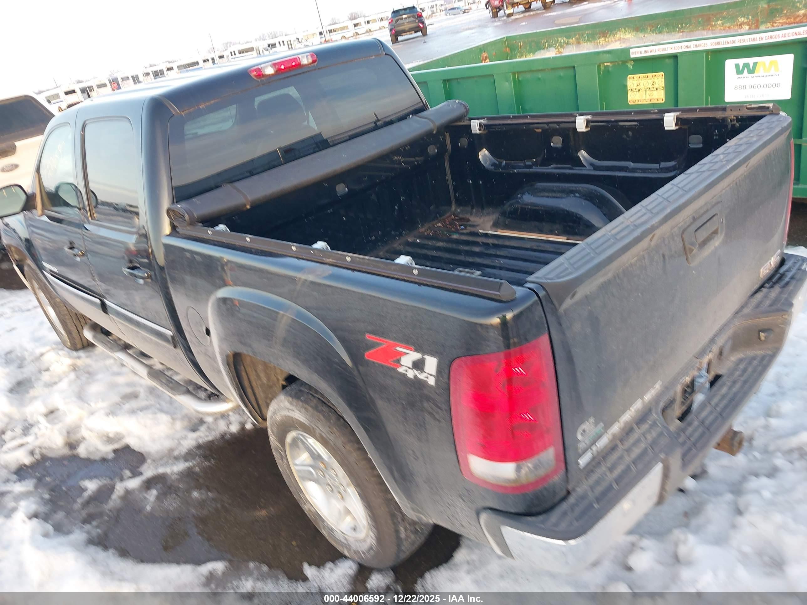 GMC SIERRA image 3
