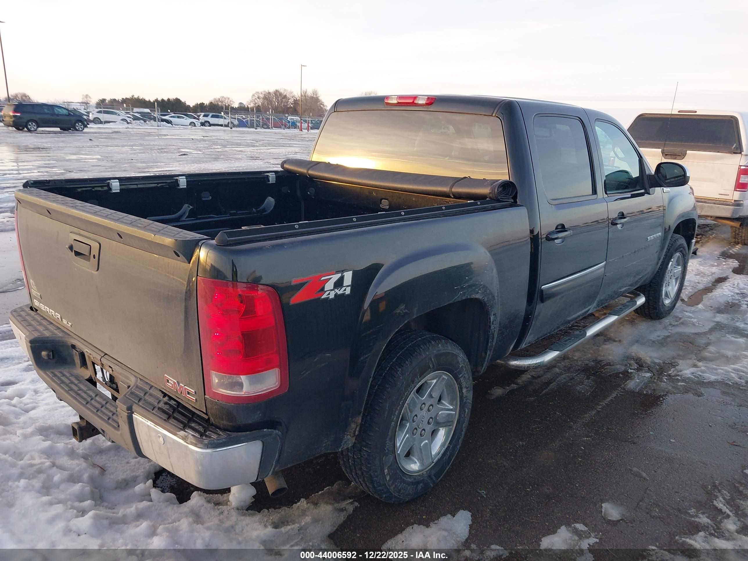 GMC SIERRA image 4