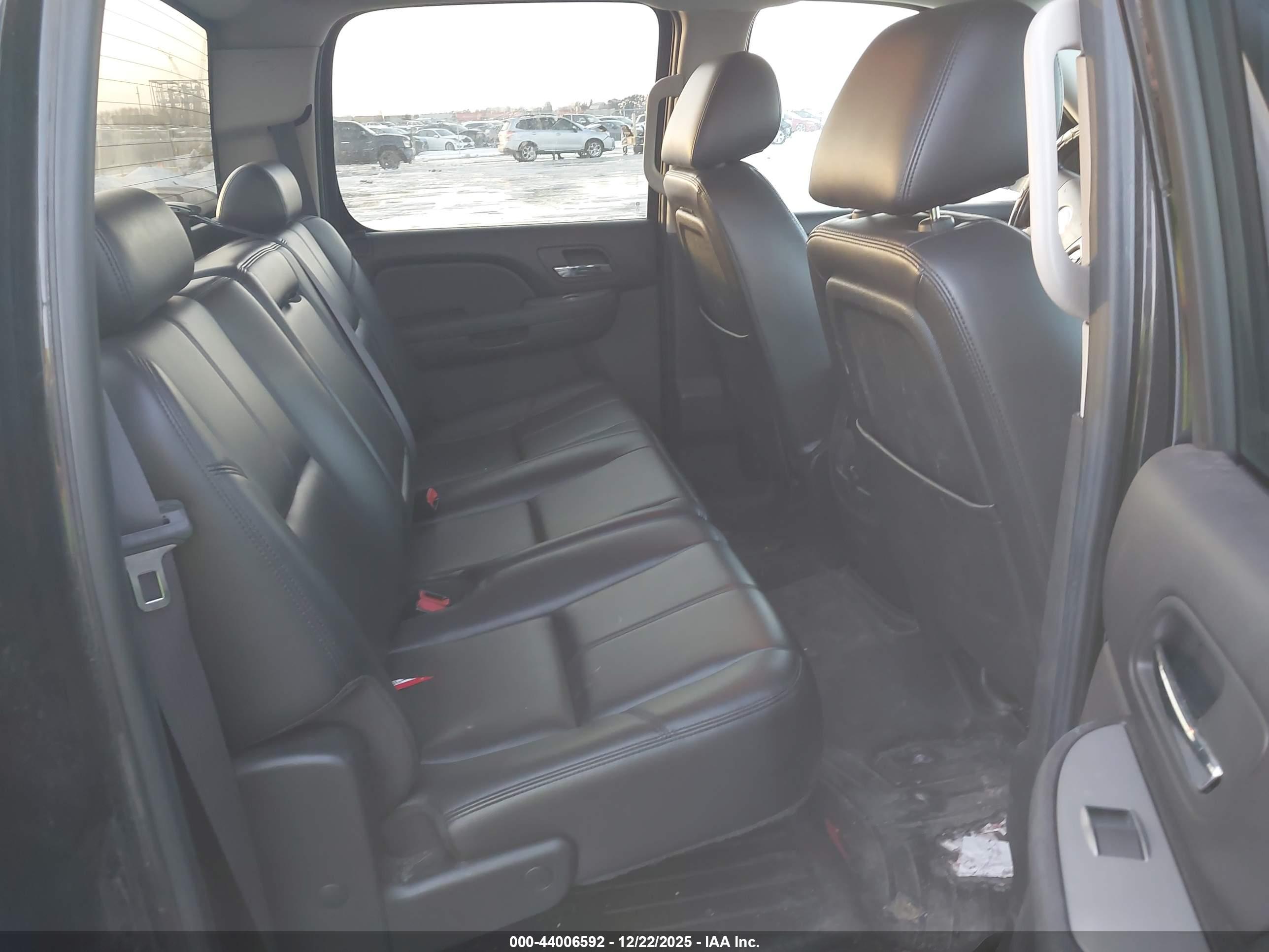 GMC SIERRA image 8
