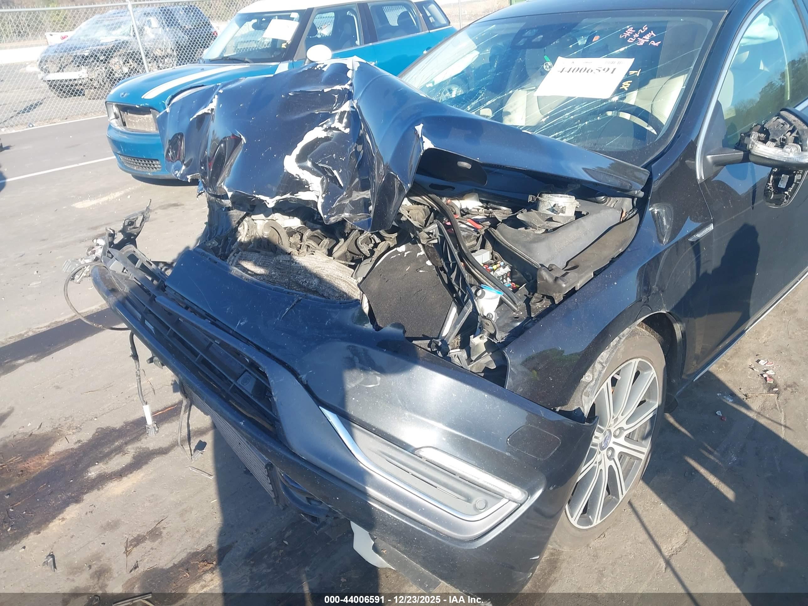 VOLVO S60 image 6