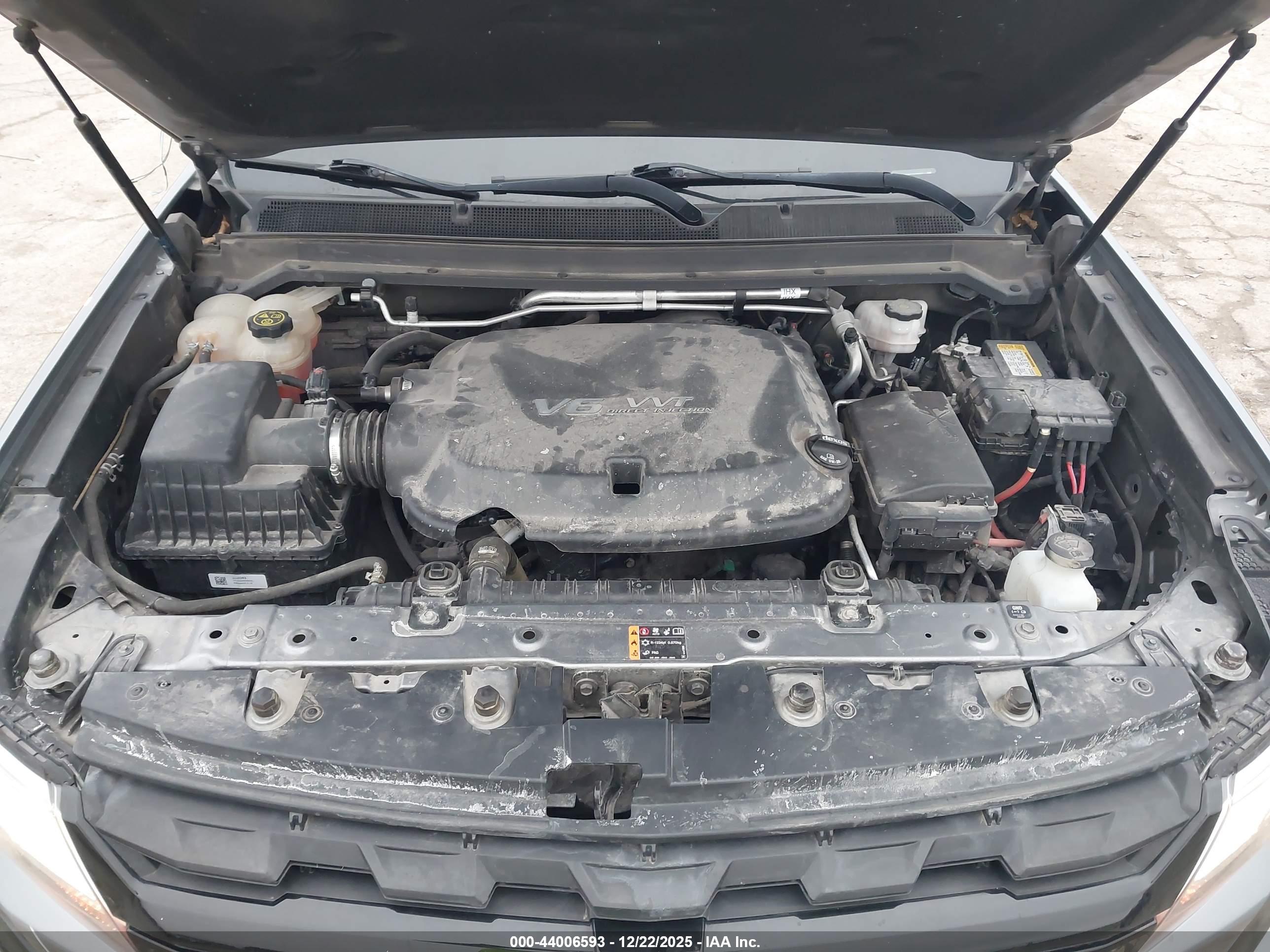 CHEVROLET COLORADO image 10