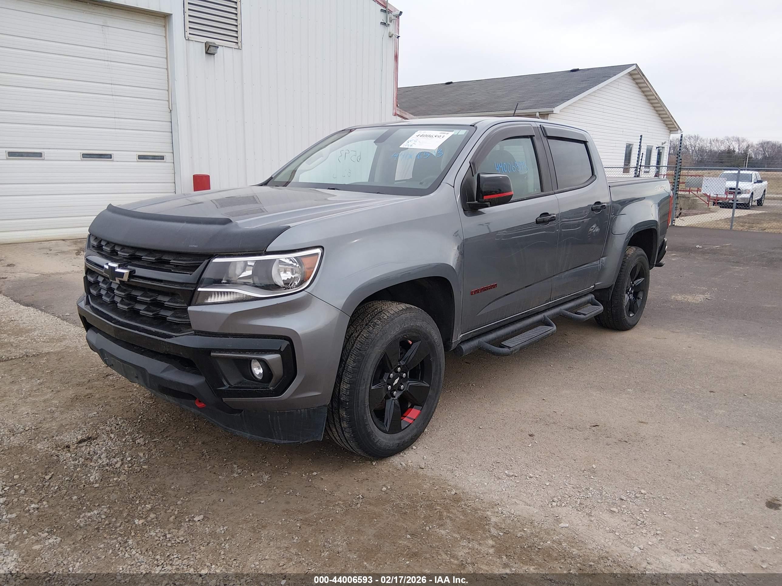 CHEVROLET COLORADO image 2