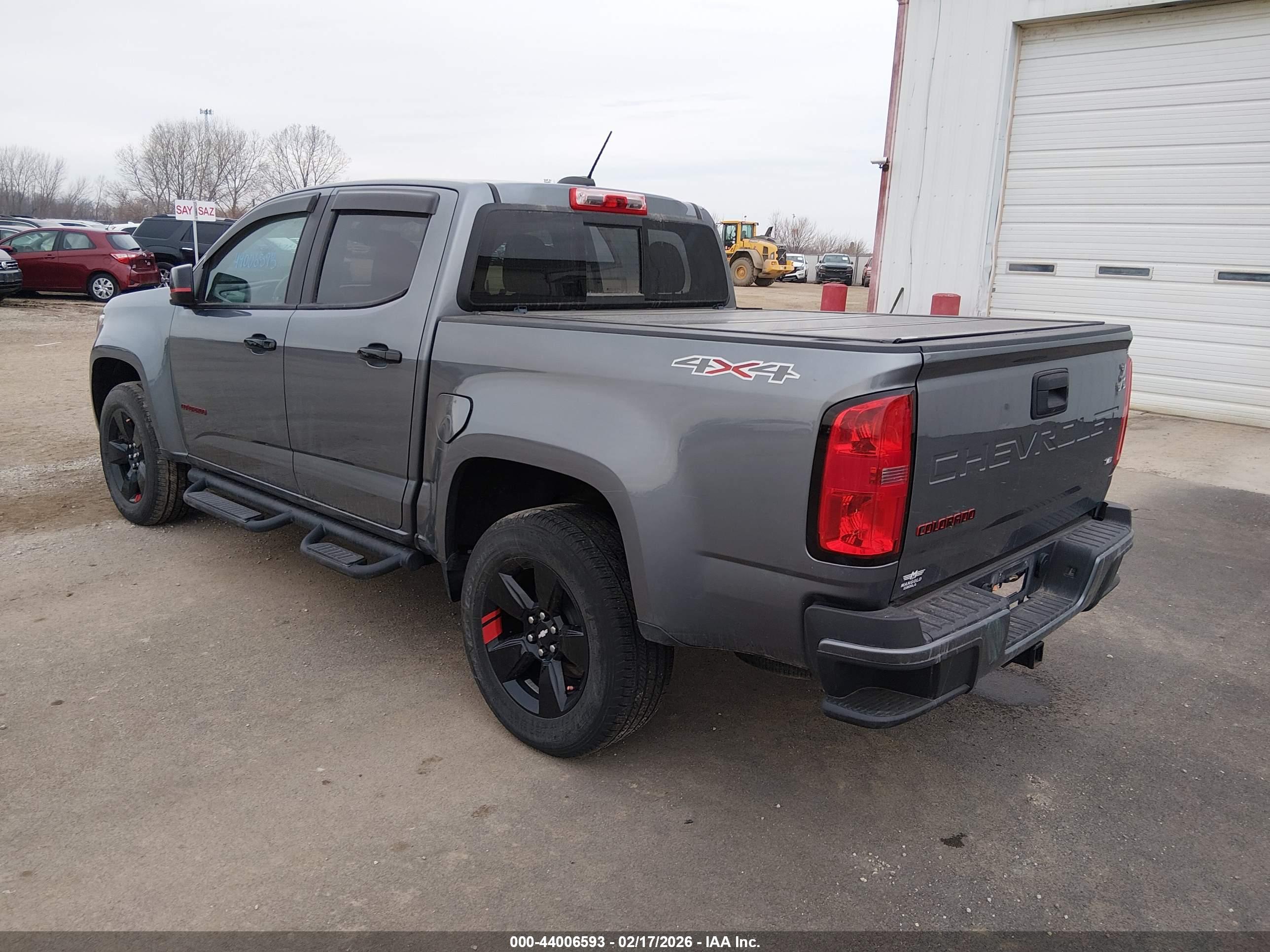 CHEVROLET COLORADO image 3