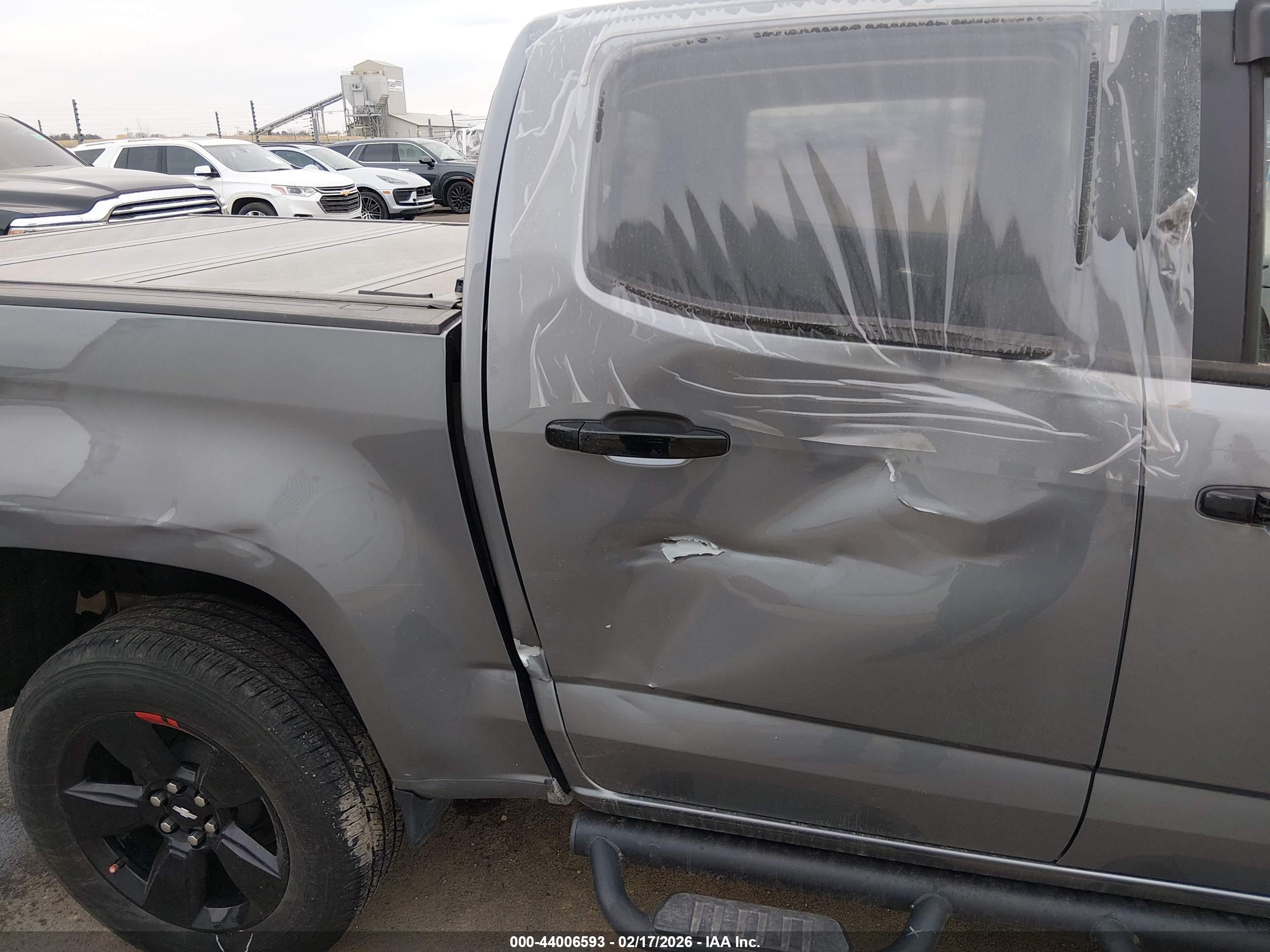 CHEVROLET COLORADO image 6
