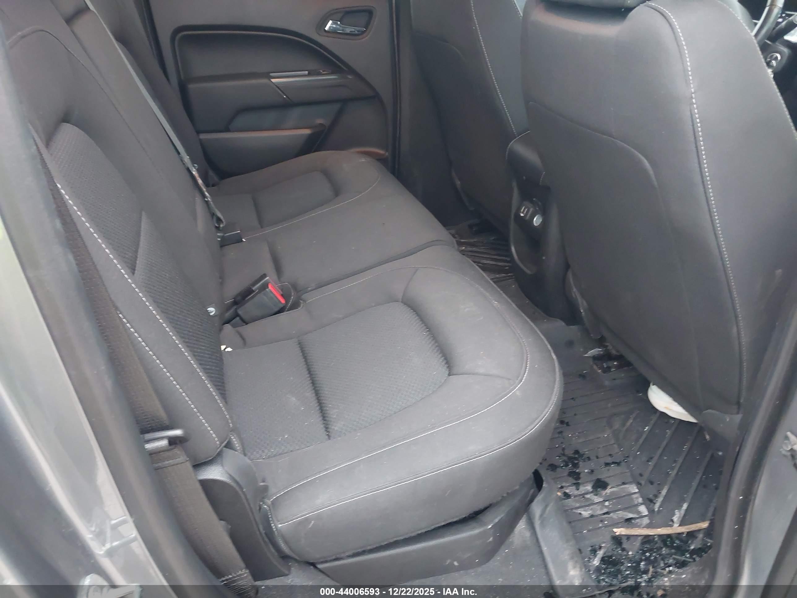 CHEVROLET COLORADO image 8