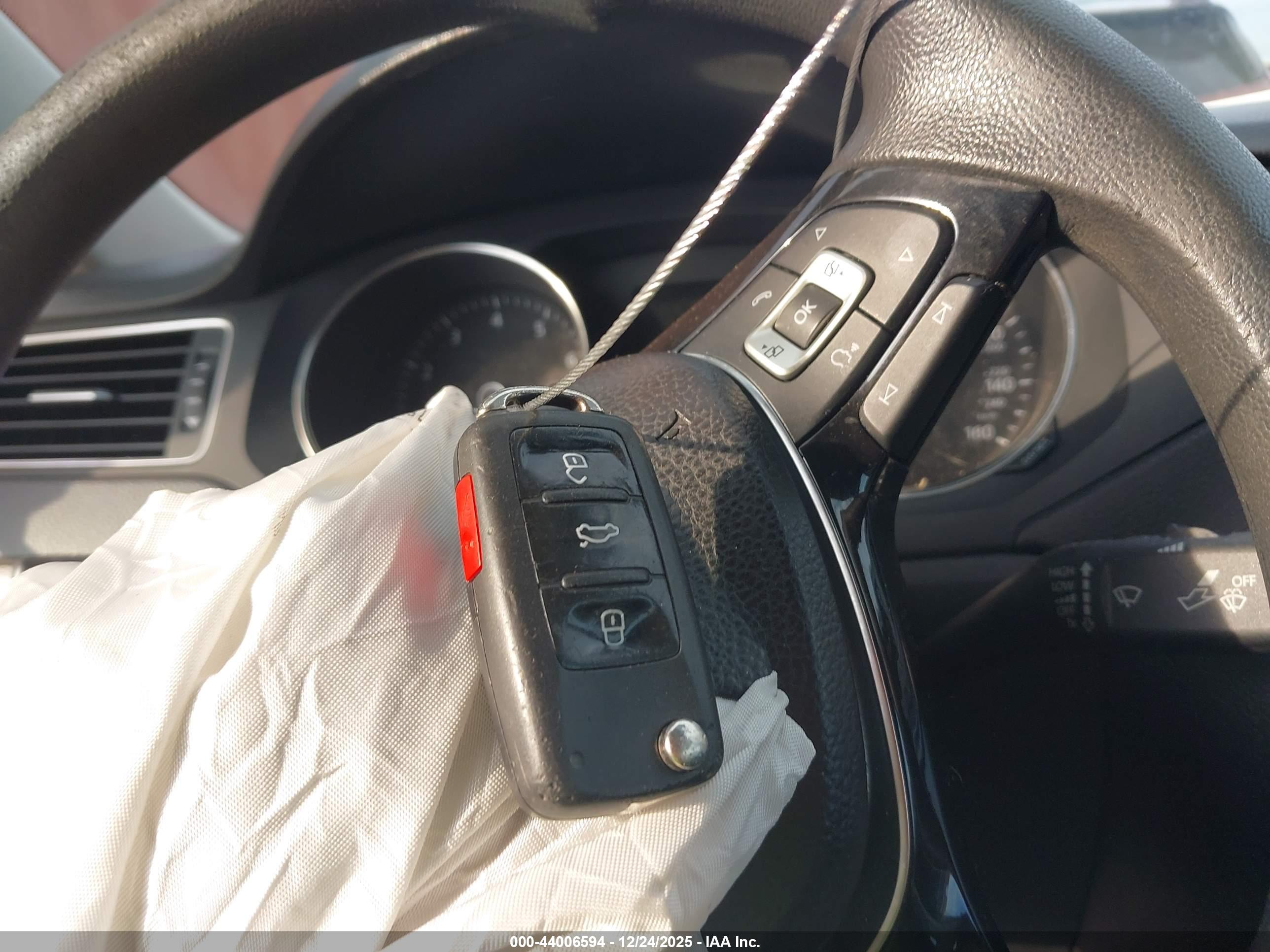 VOLKSWAGEN JETTA image 11
