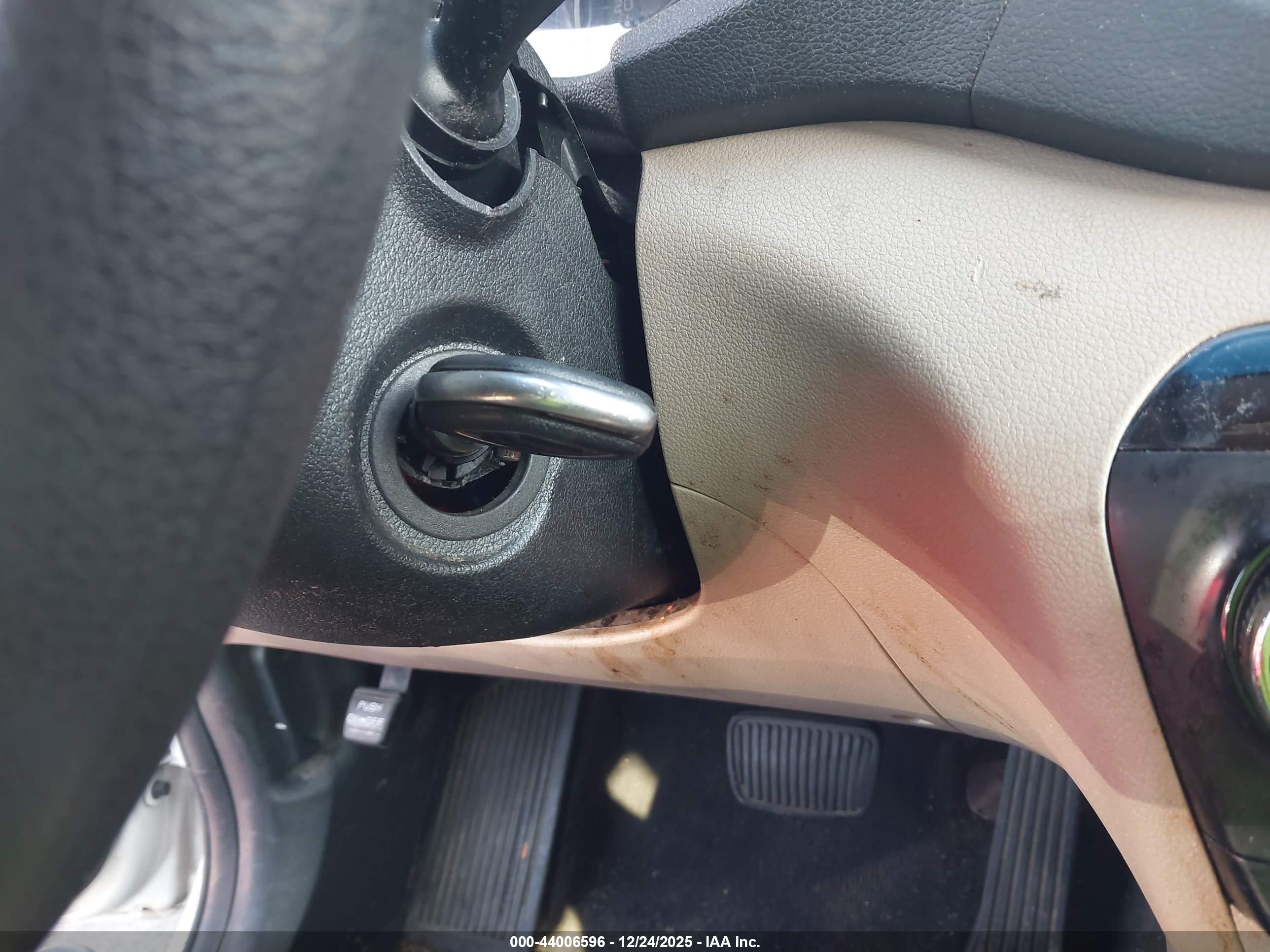 HYUNDAI TUCSON image 11