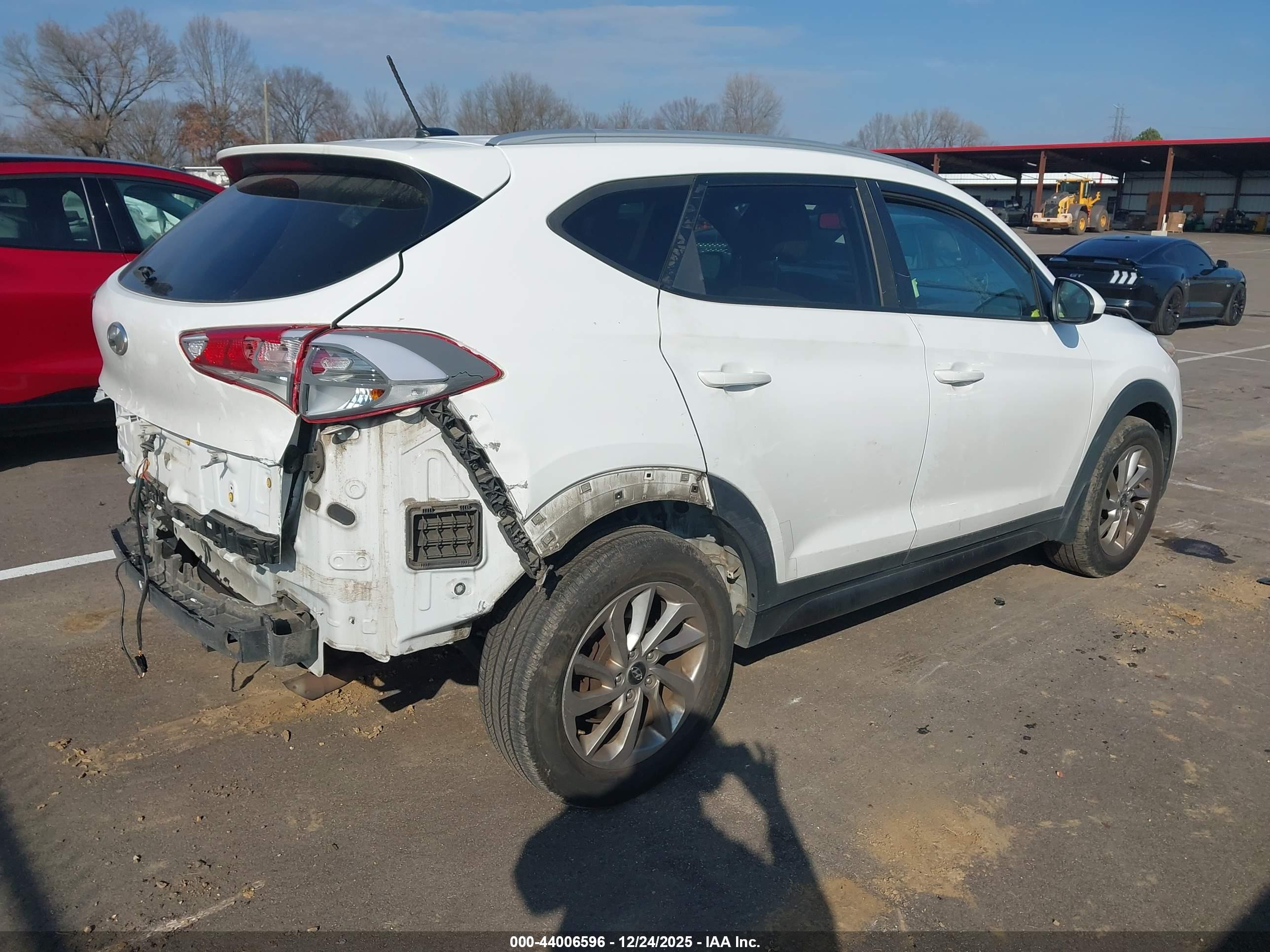 HYUNDAI TUCSON image 4