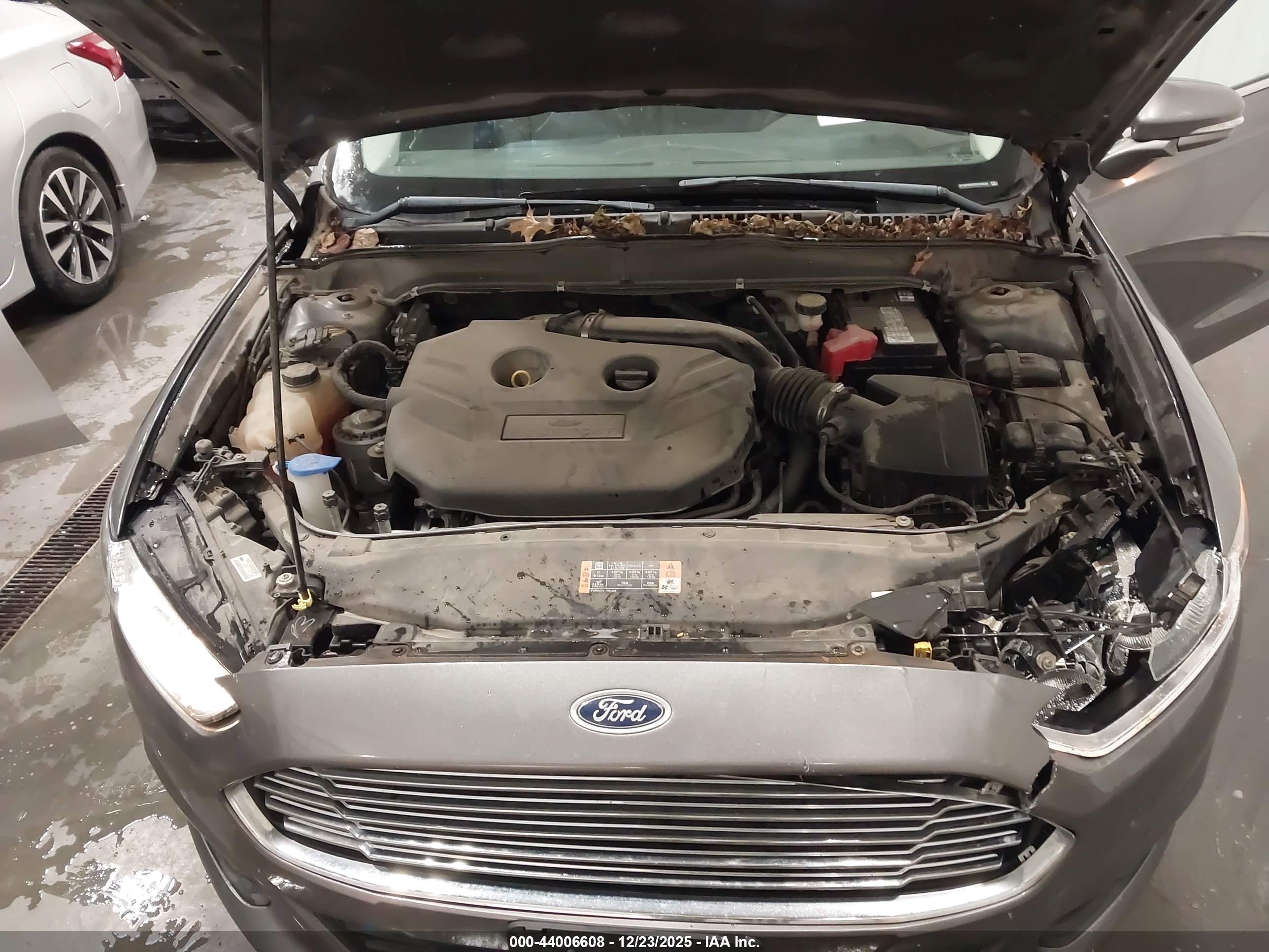 FORD FUSION image 10