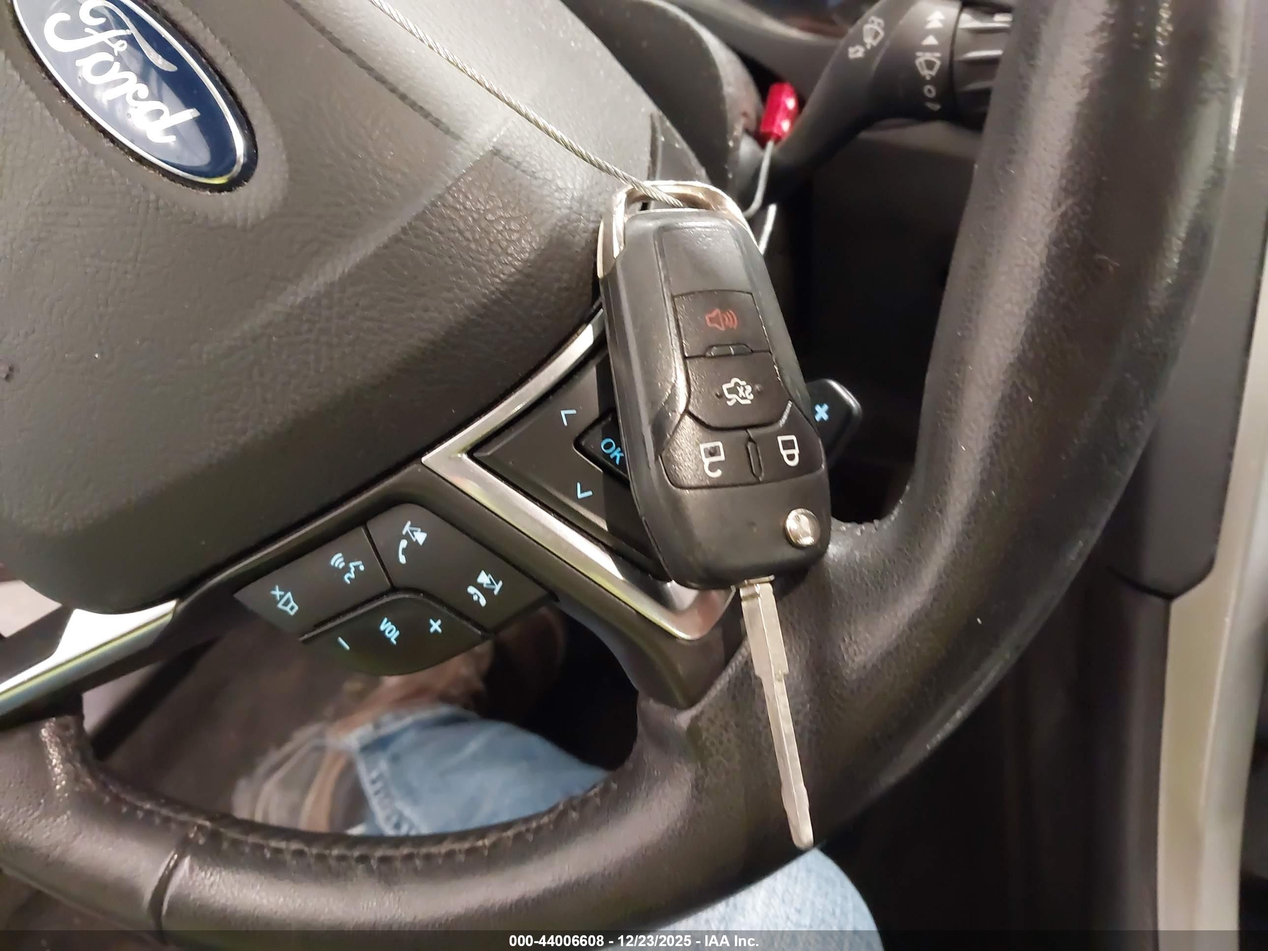 FORD FUSION image 11
