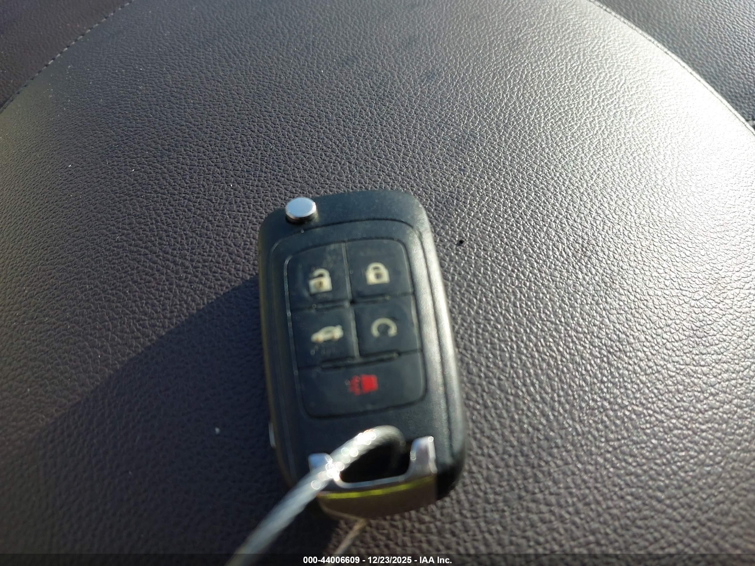 BUICK LACROSSE image 11