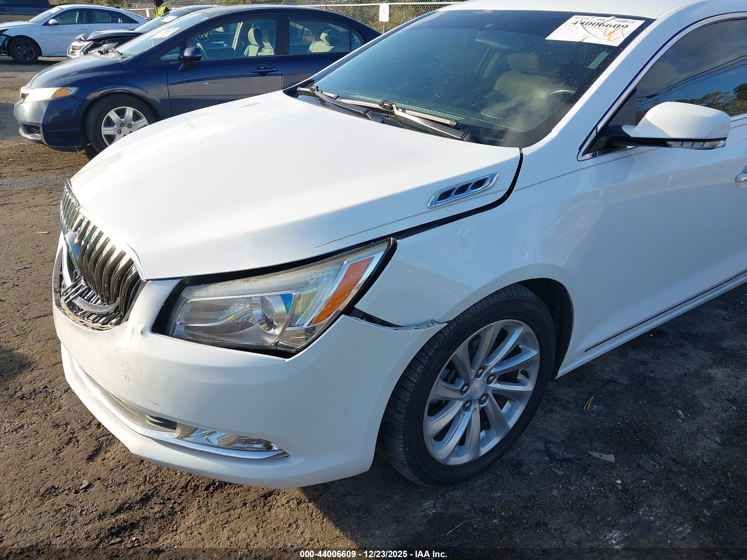 BUICK LACROSSE image 6
