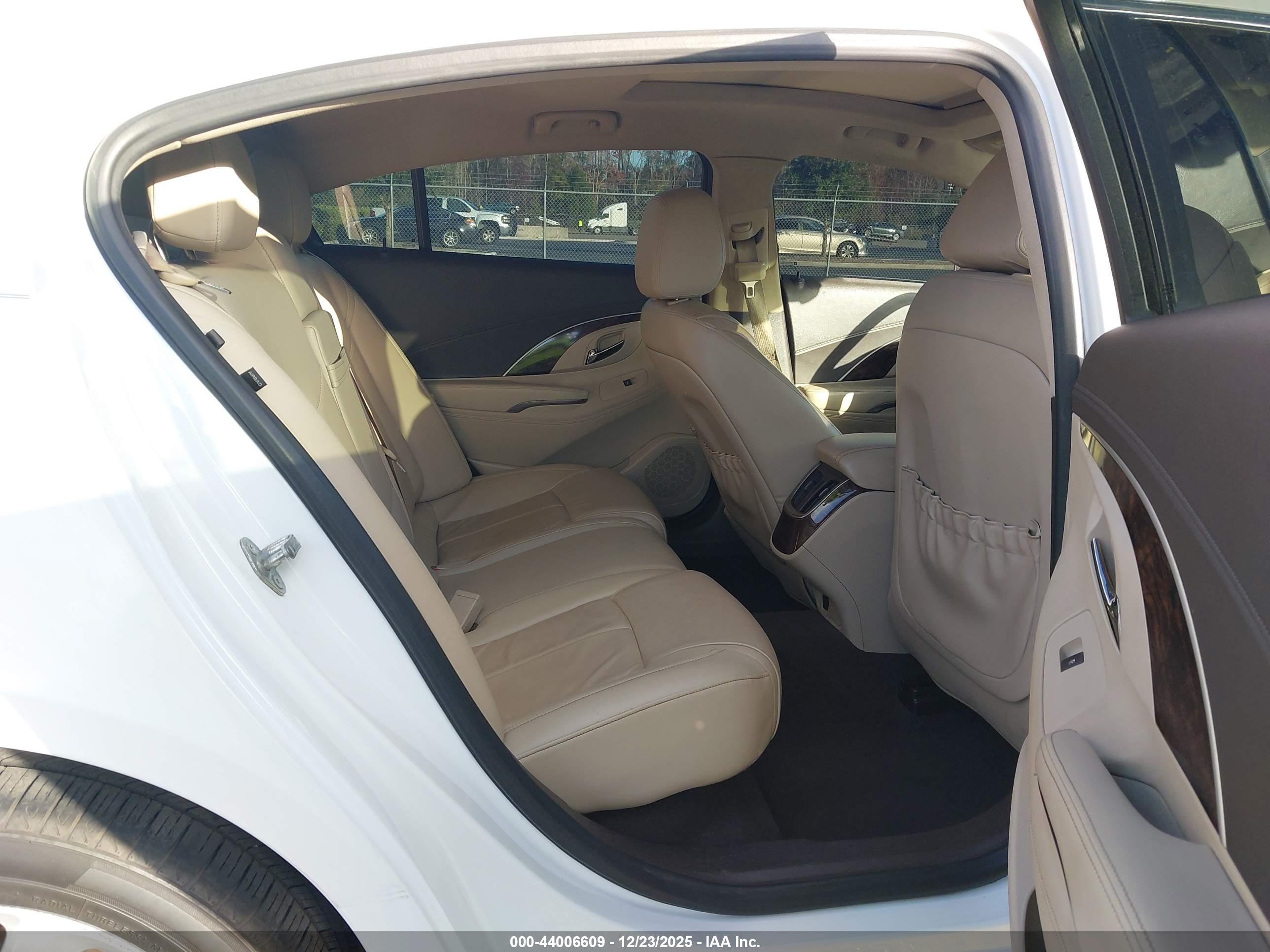 BUICK LACROSSE image 8