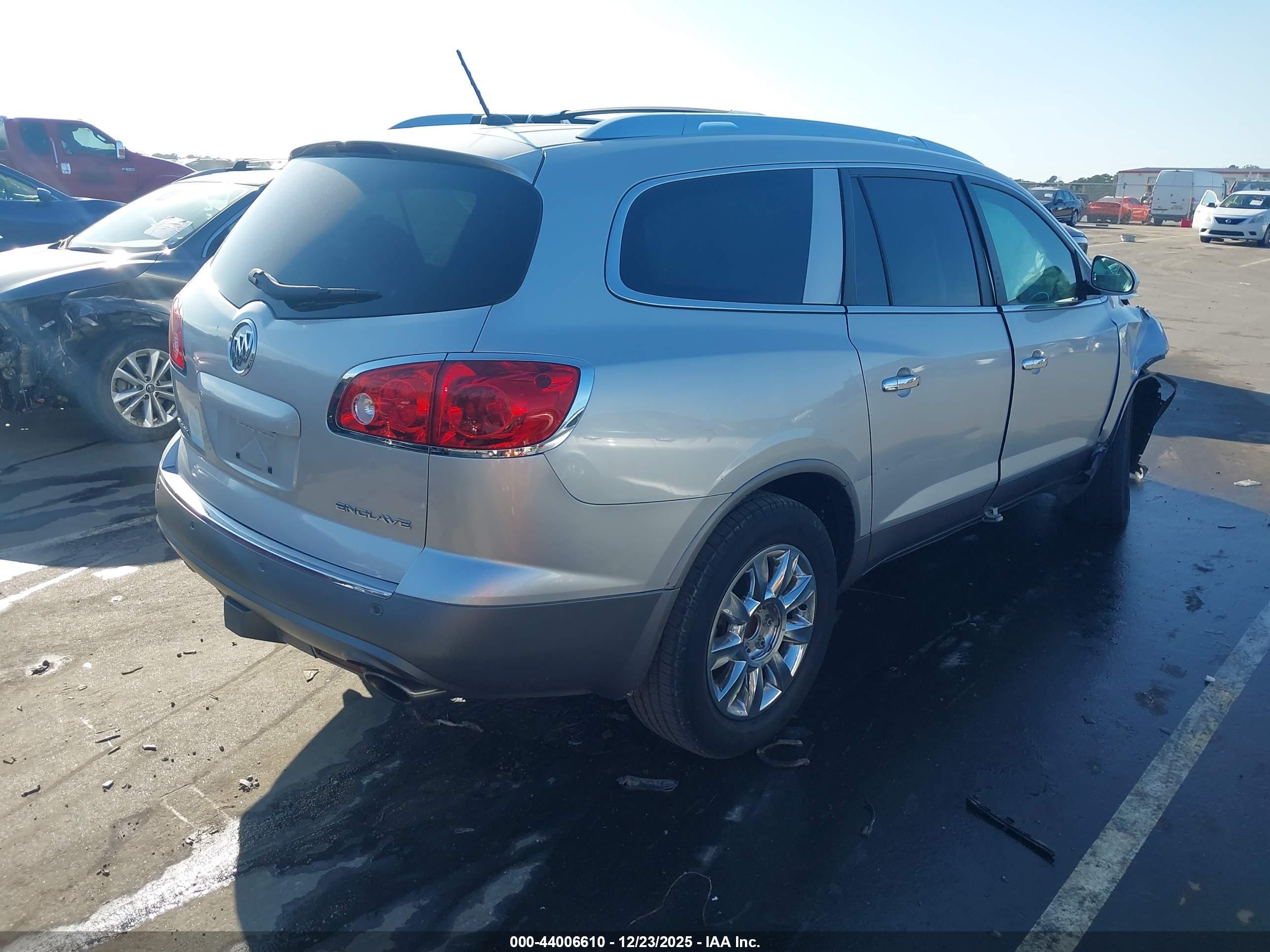 BUICK ENCLAVE image 4