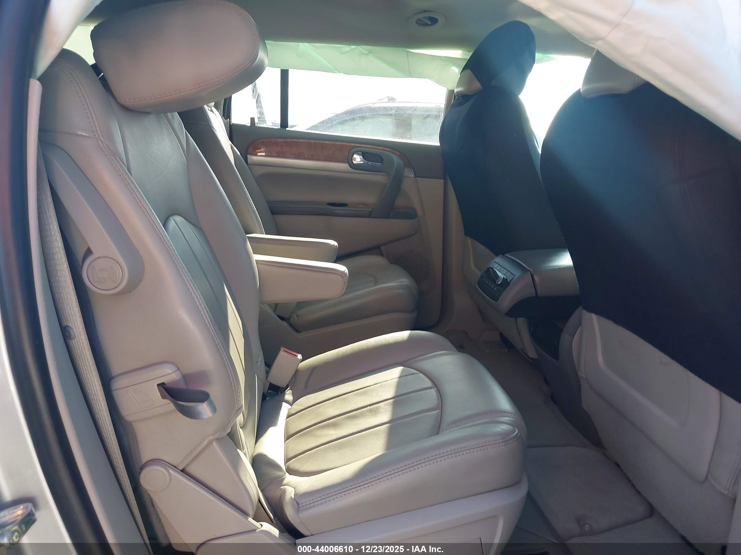 BUICK ENCLAVE image 8