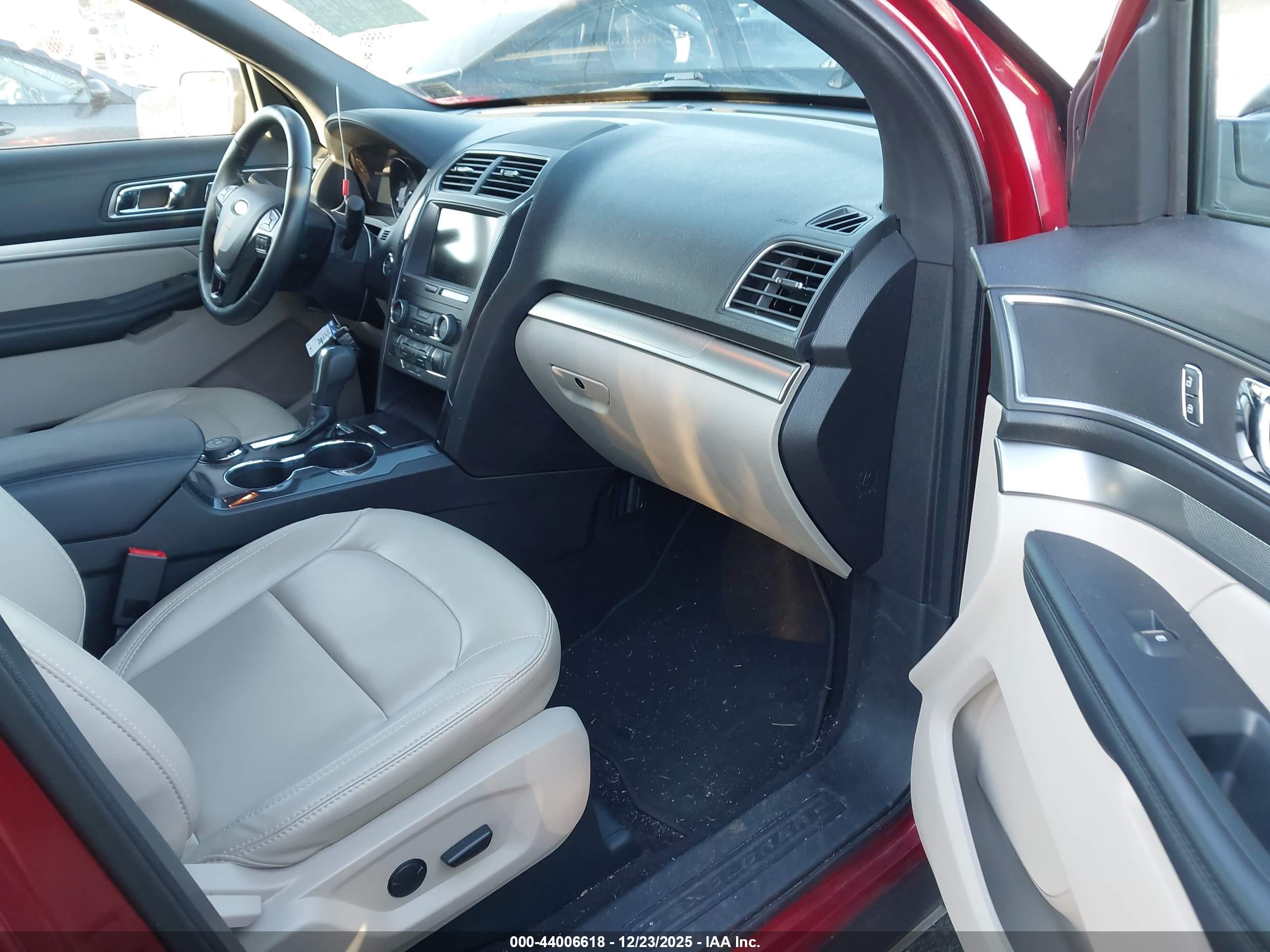 FORD EXPLORER image 5