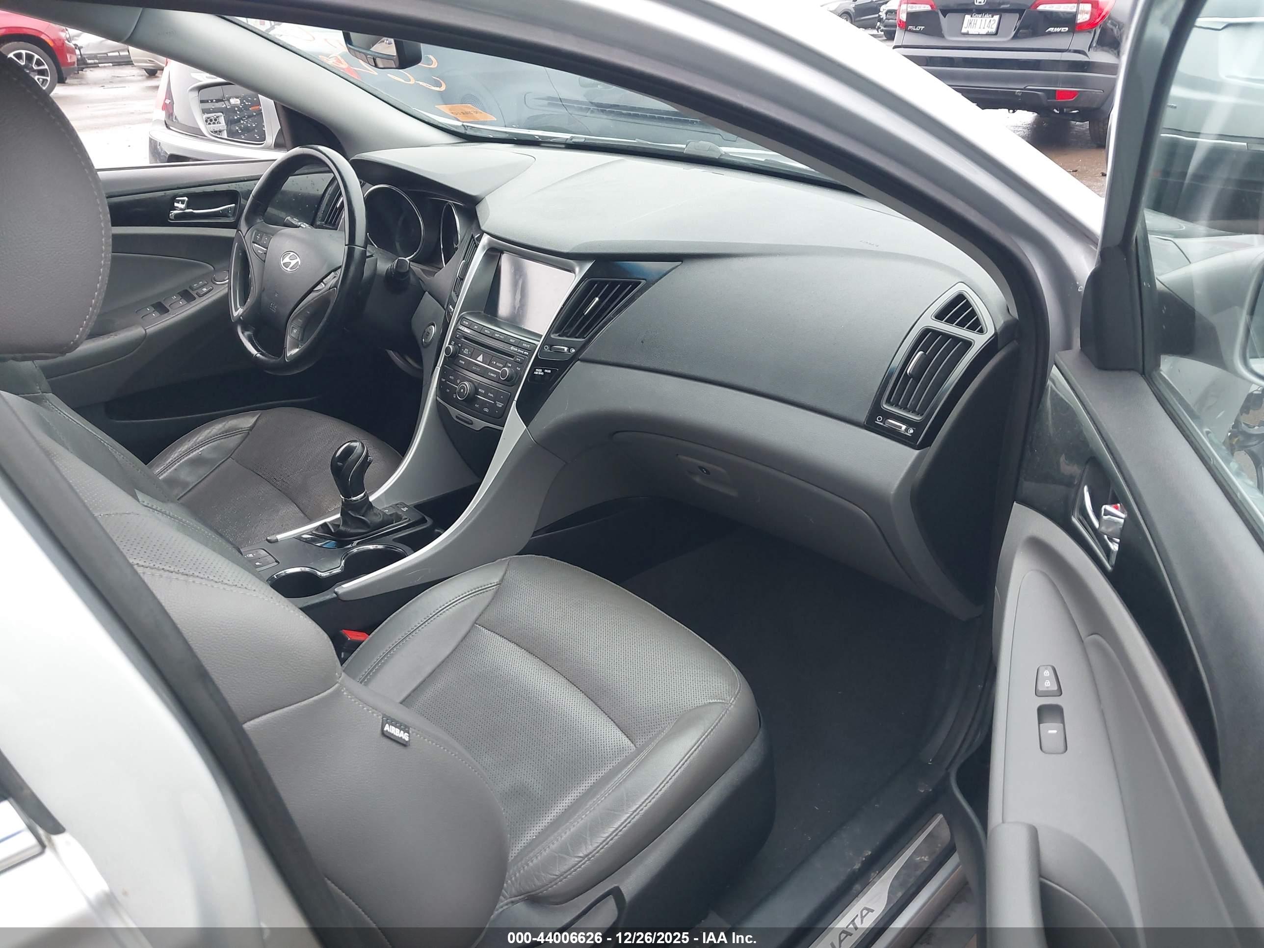 HYUNDAI SONATA image 5