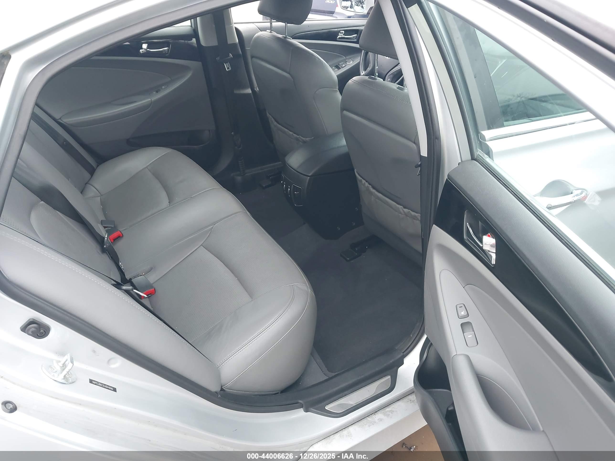 HYUNDAI SONATA image 8
