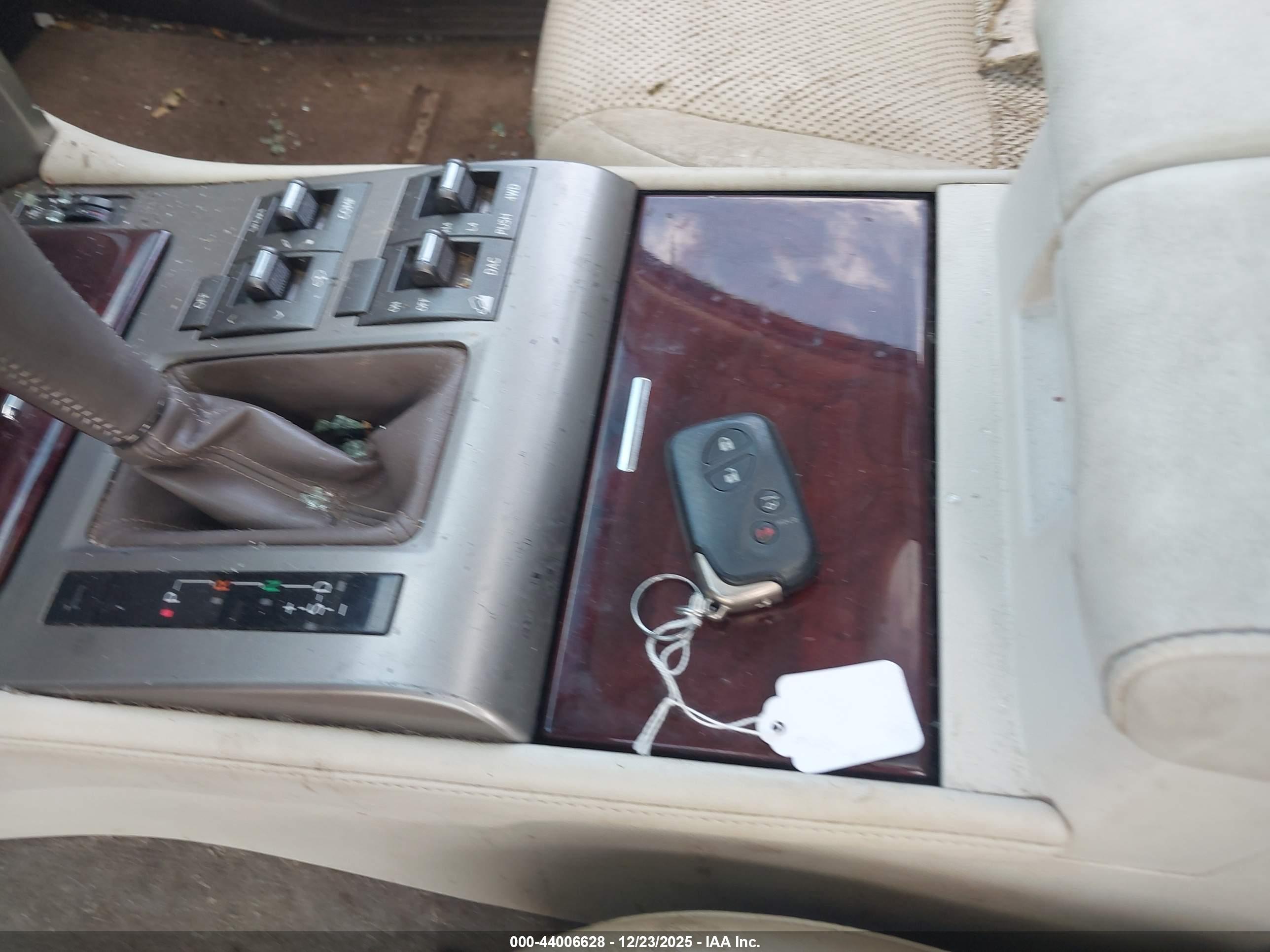 LEXUS GX image 11