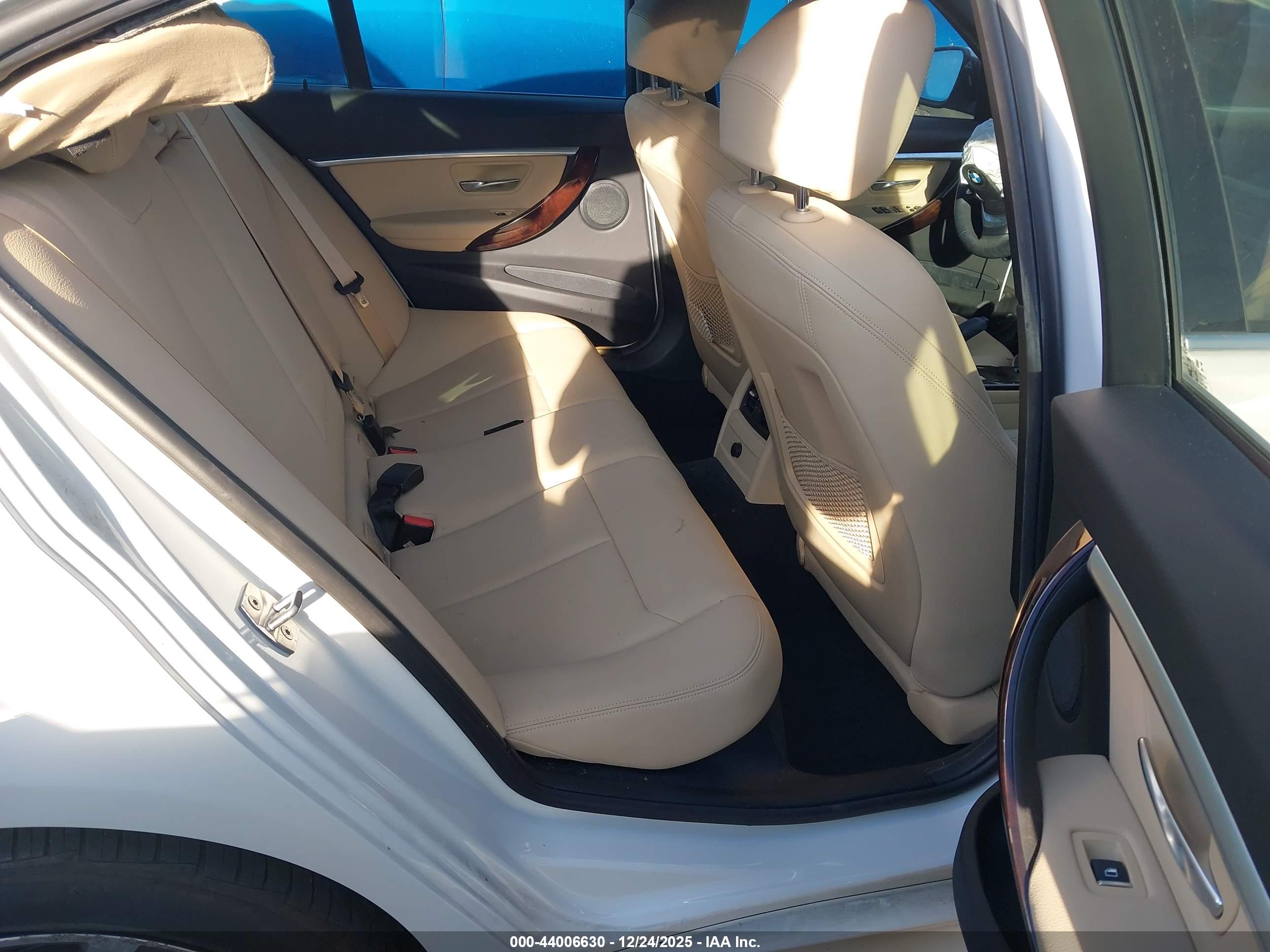 BMW 330I image 8