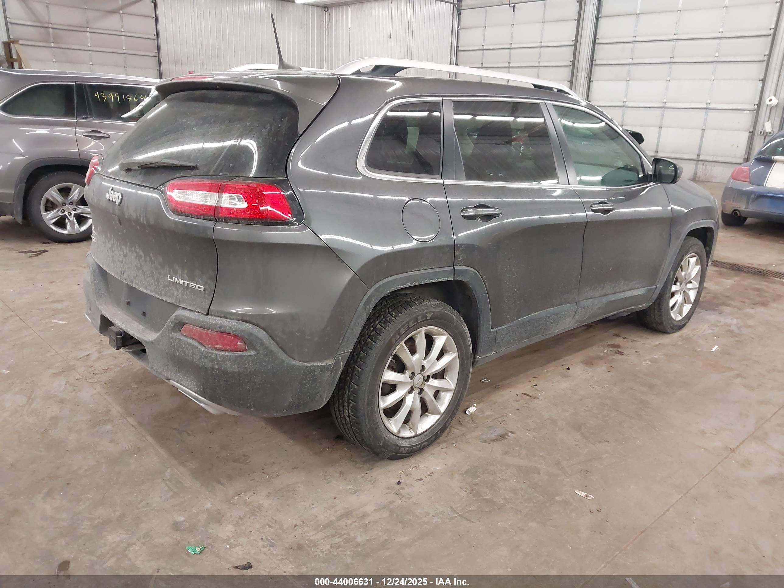 JEEP CHEROKEE image 4