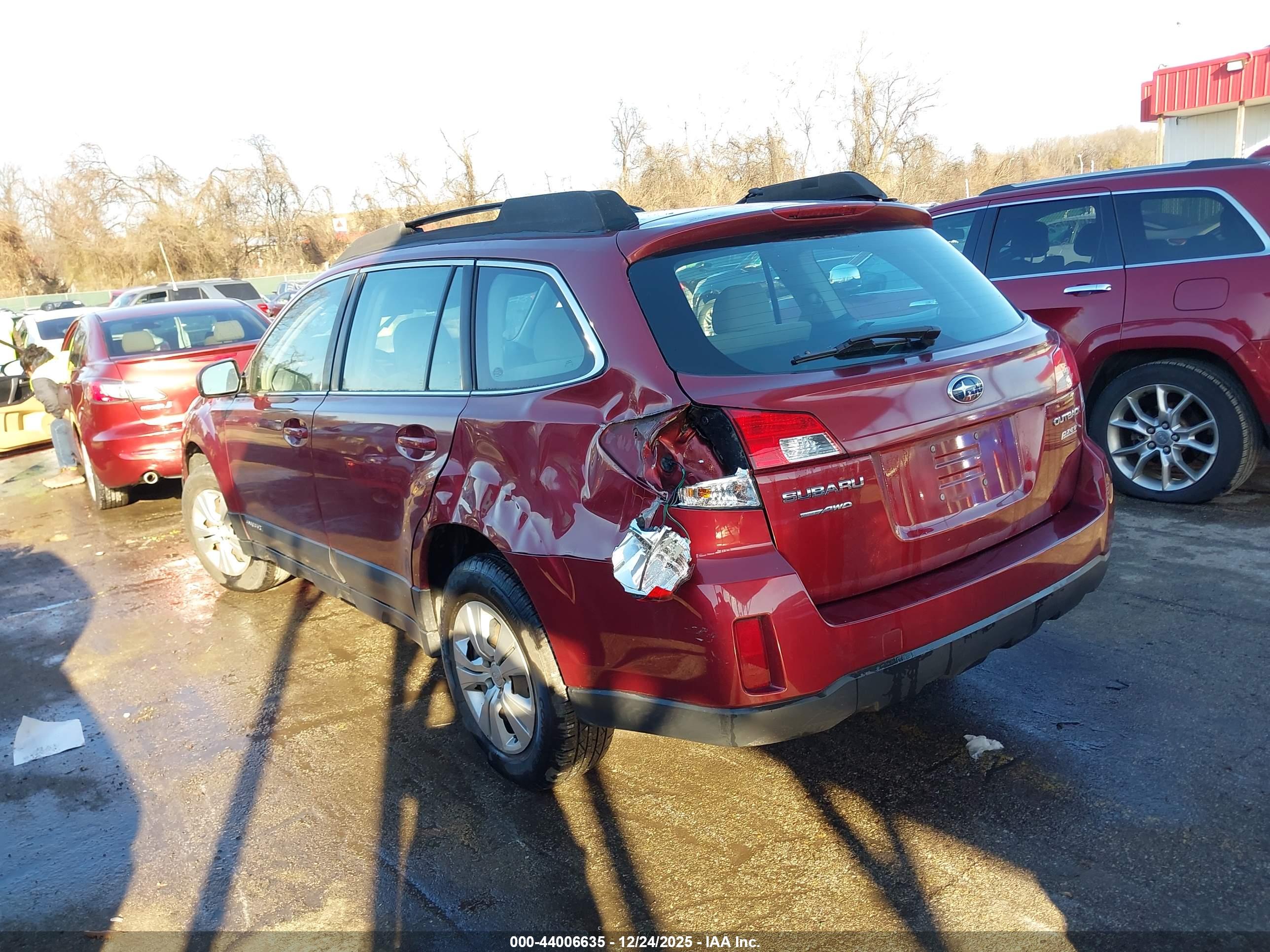 SUBARU OUTBACK image 3