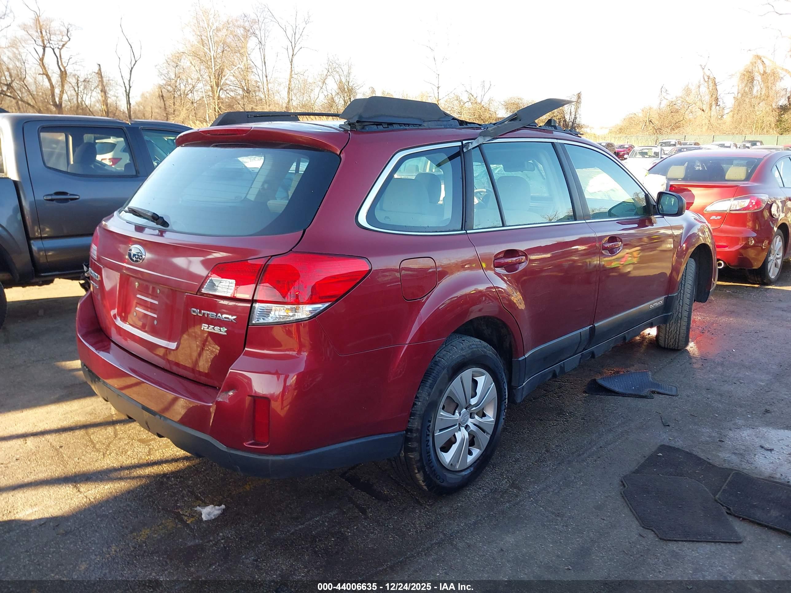 SUBARU OUTBACK image 4