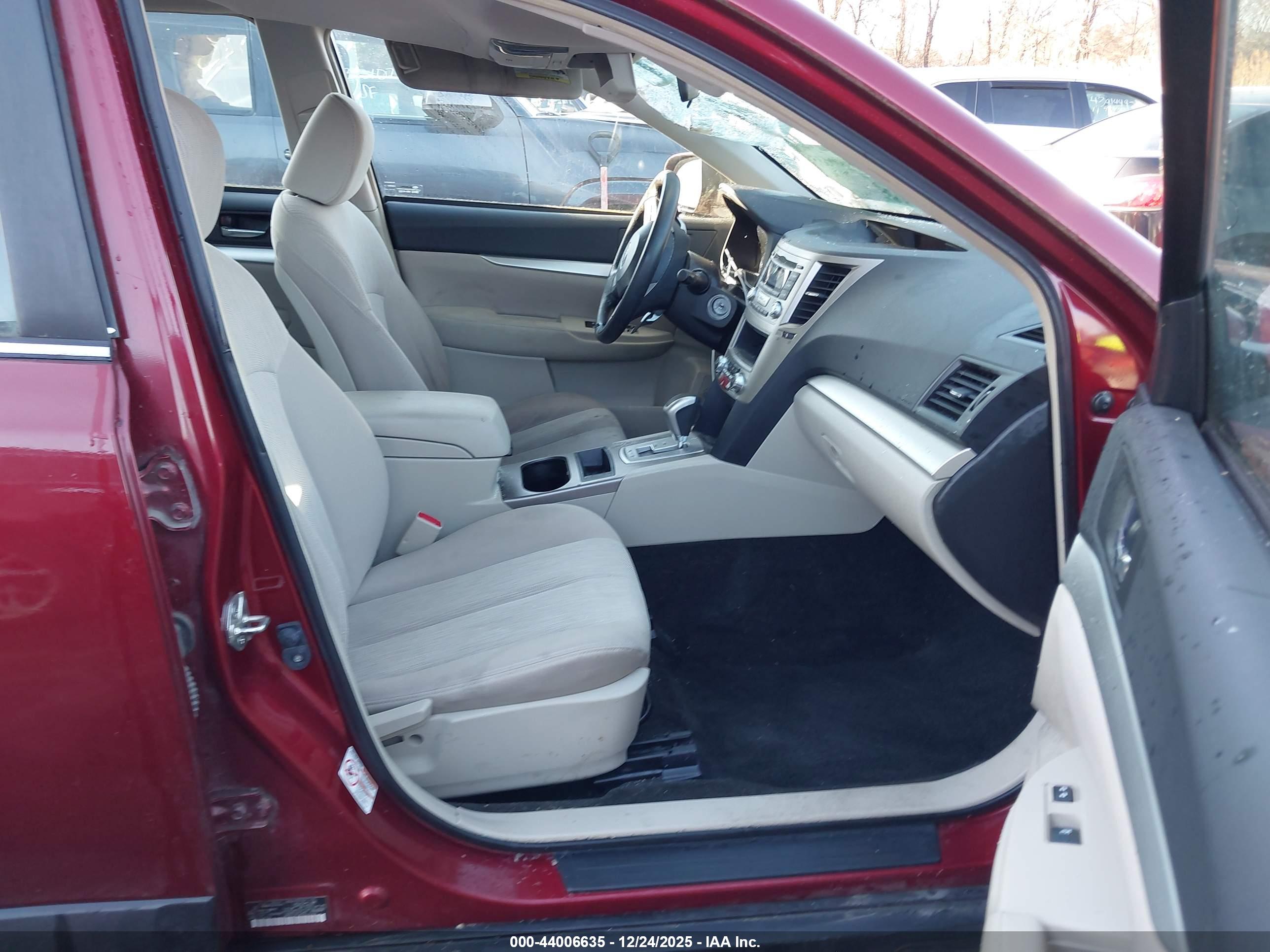 SUBARU OUTBACK image 5