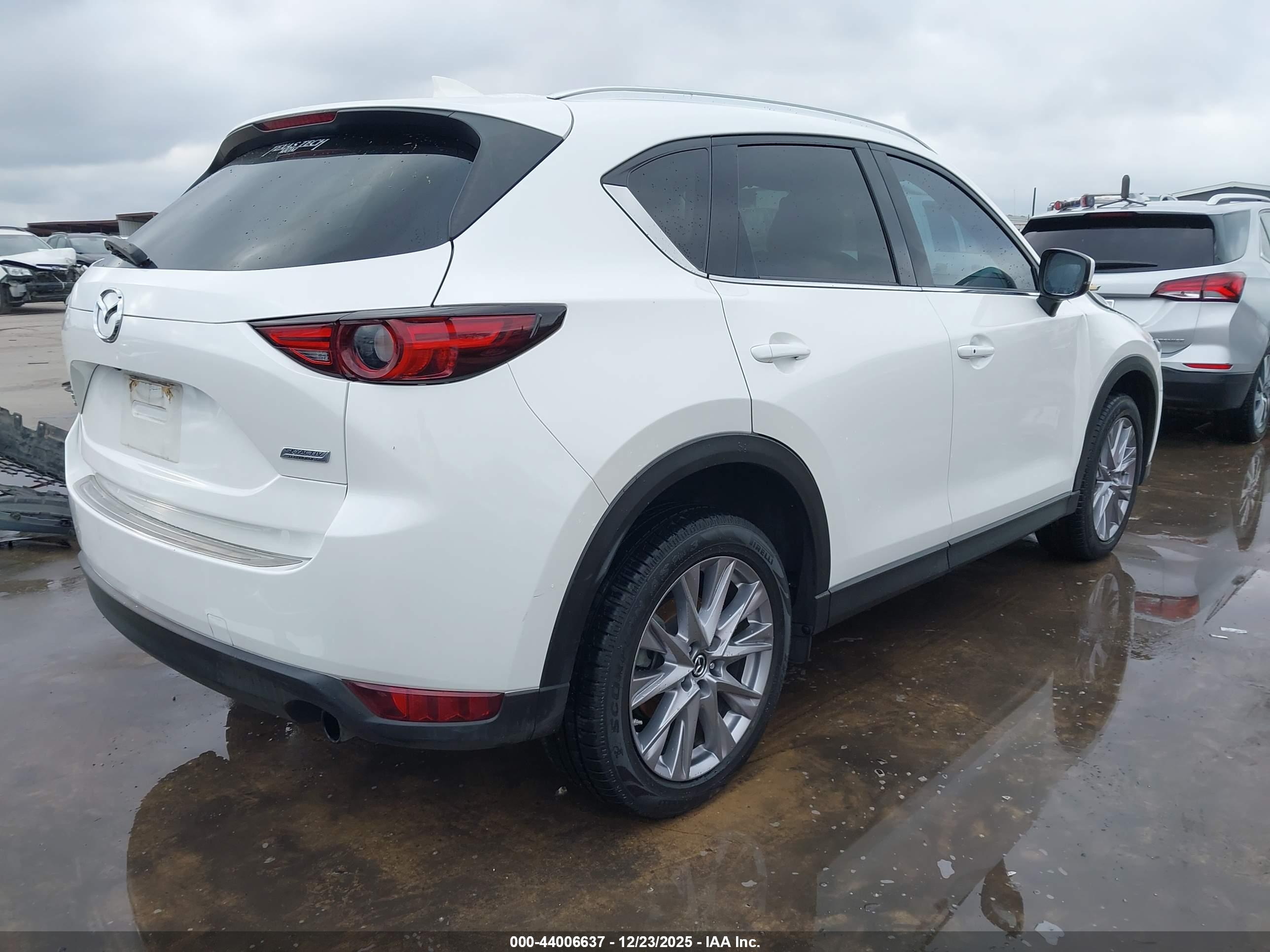 MAZDA CX-5 image 4