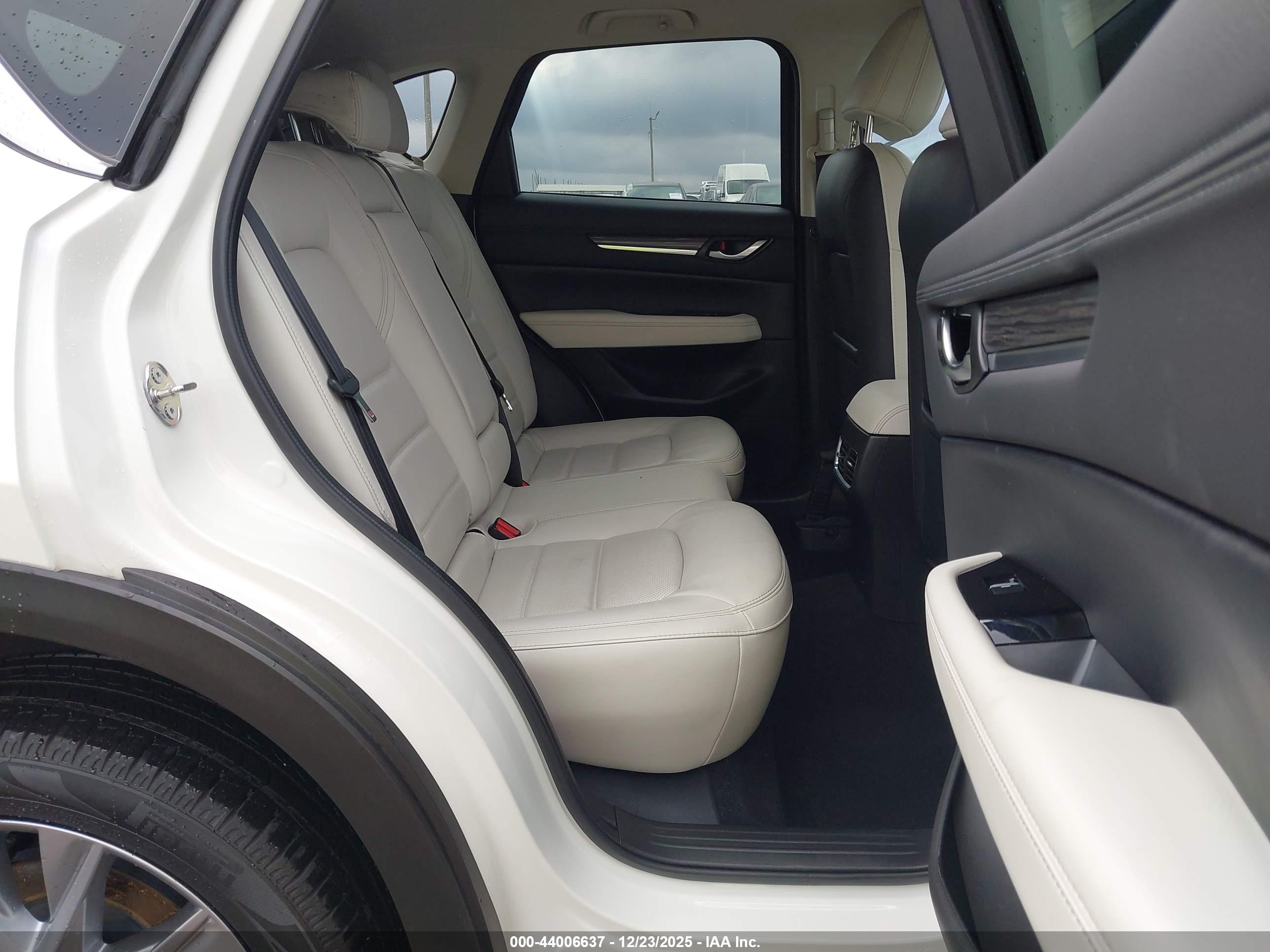MAZDA CX-5 image 8