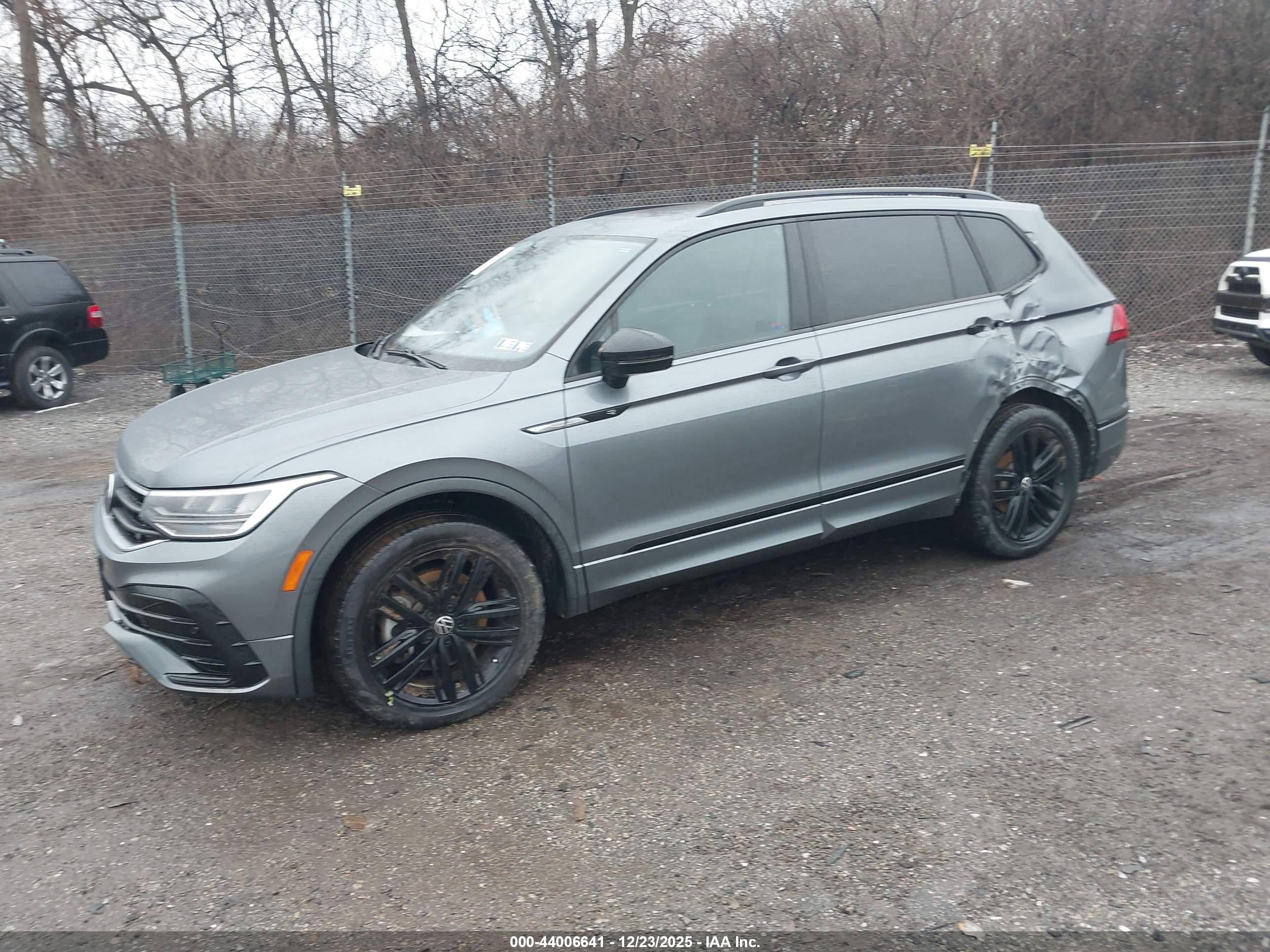 VOLKSWAGEN TIGUAN image 2