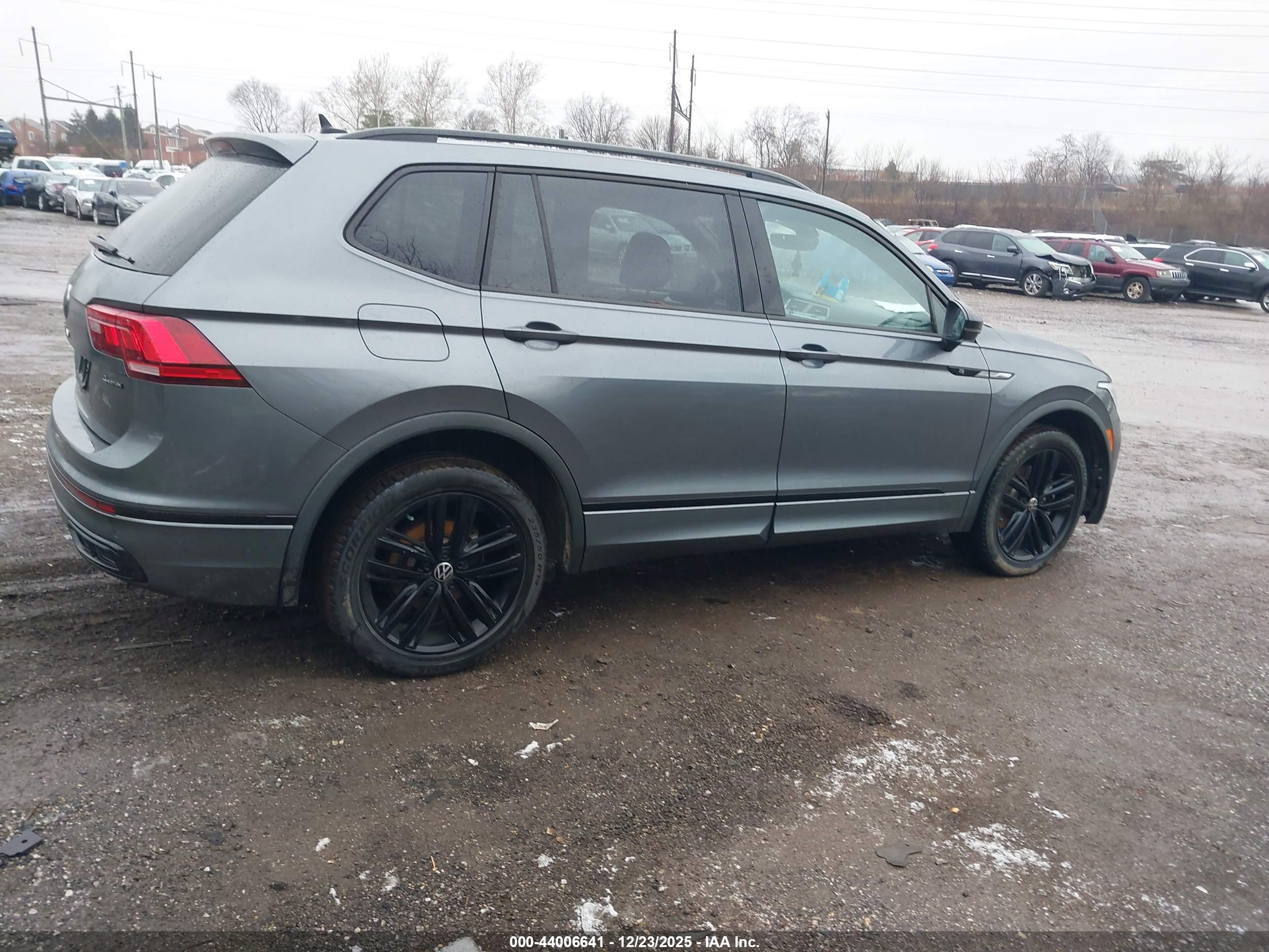 VOLKSWAGEN TIGUAN image 4