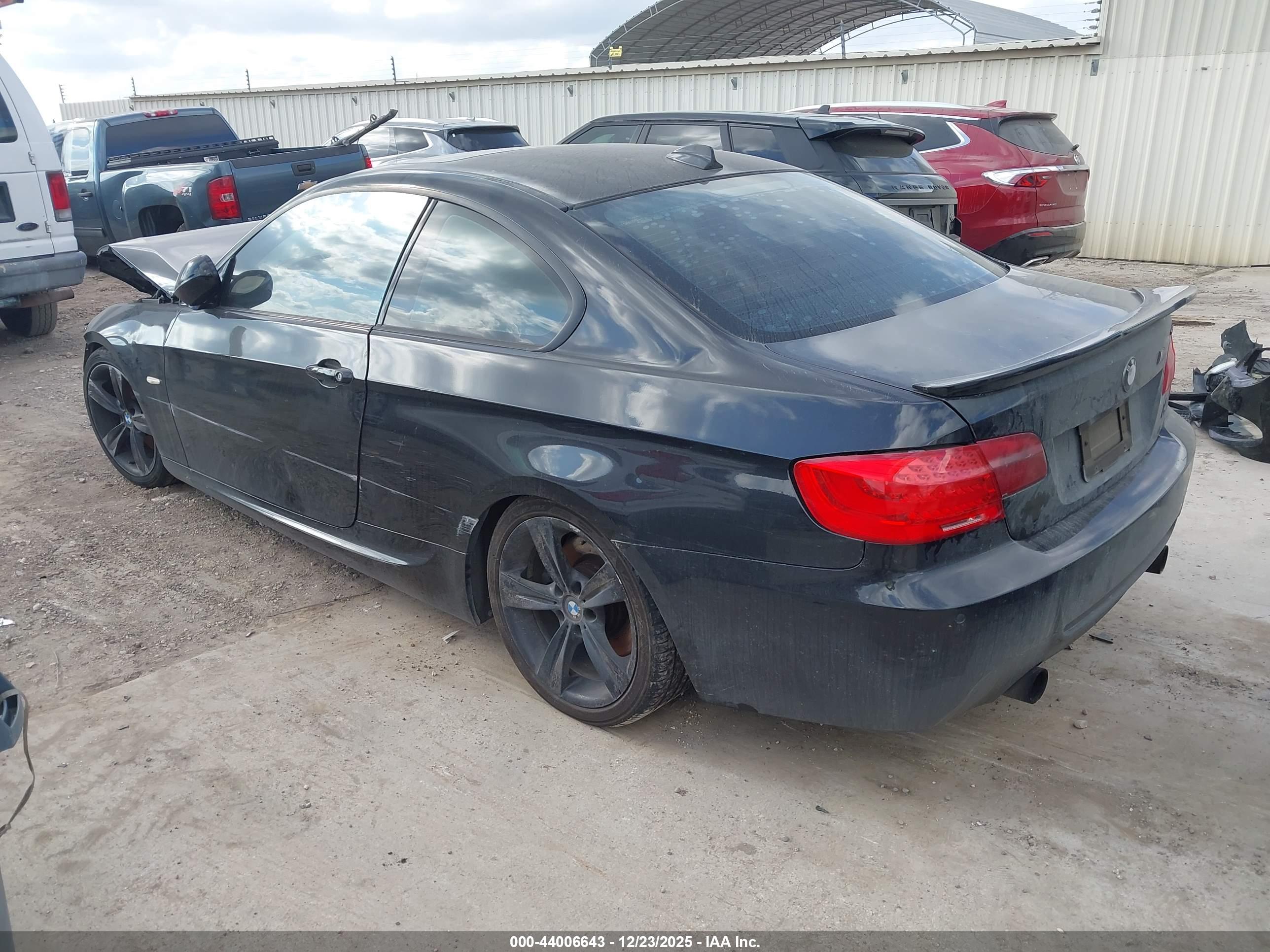 BMW 335I image 3