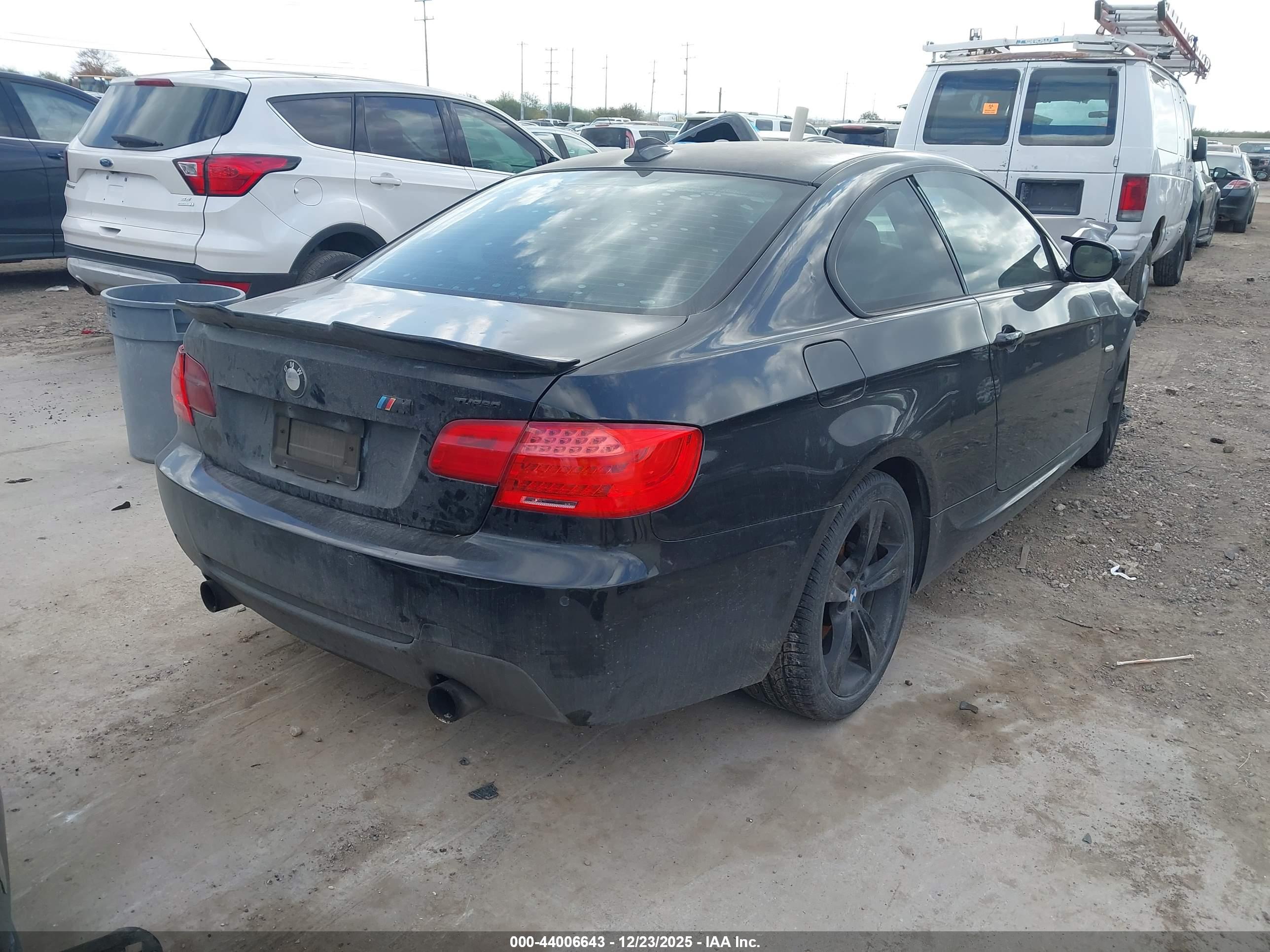 BMW 335I image 4