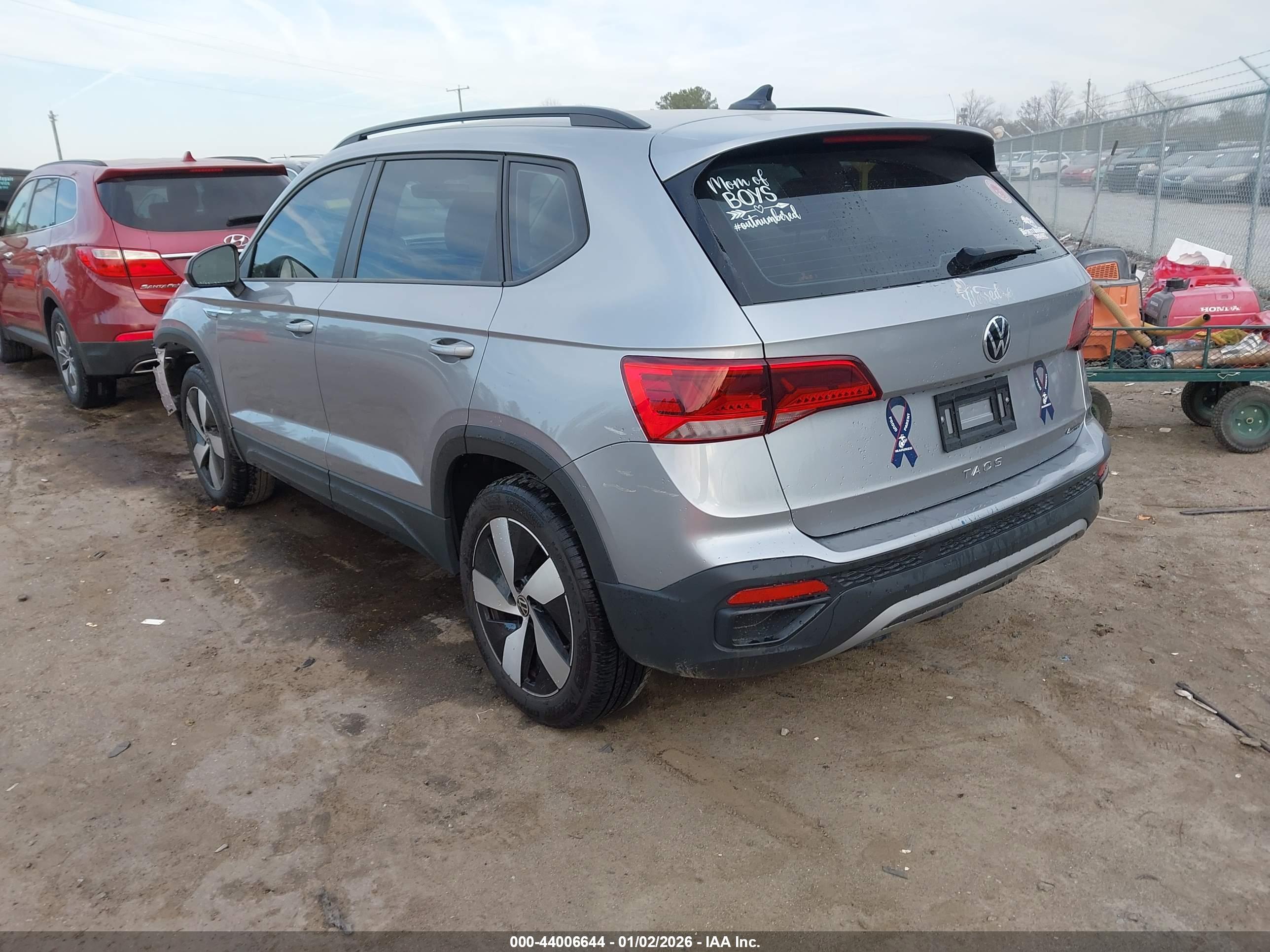 VOLKSWAGEN TAOS image 3