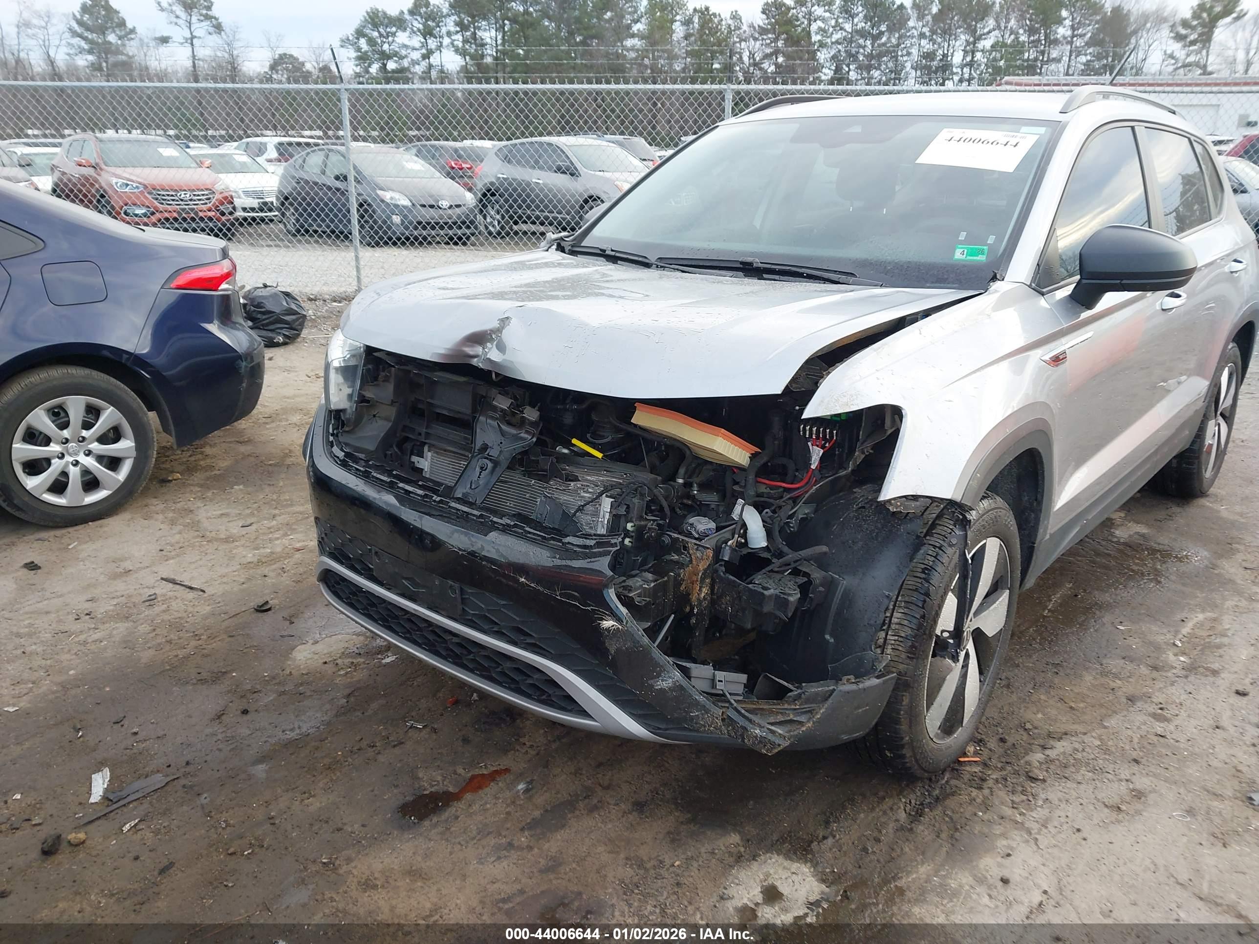 VOLKSWAGEN TAOS image 6