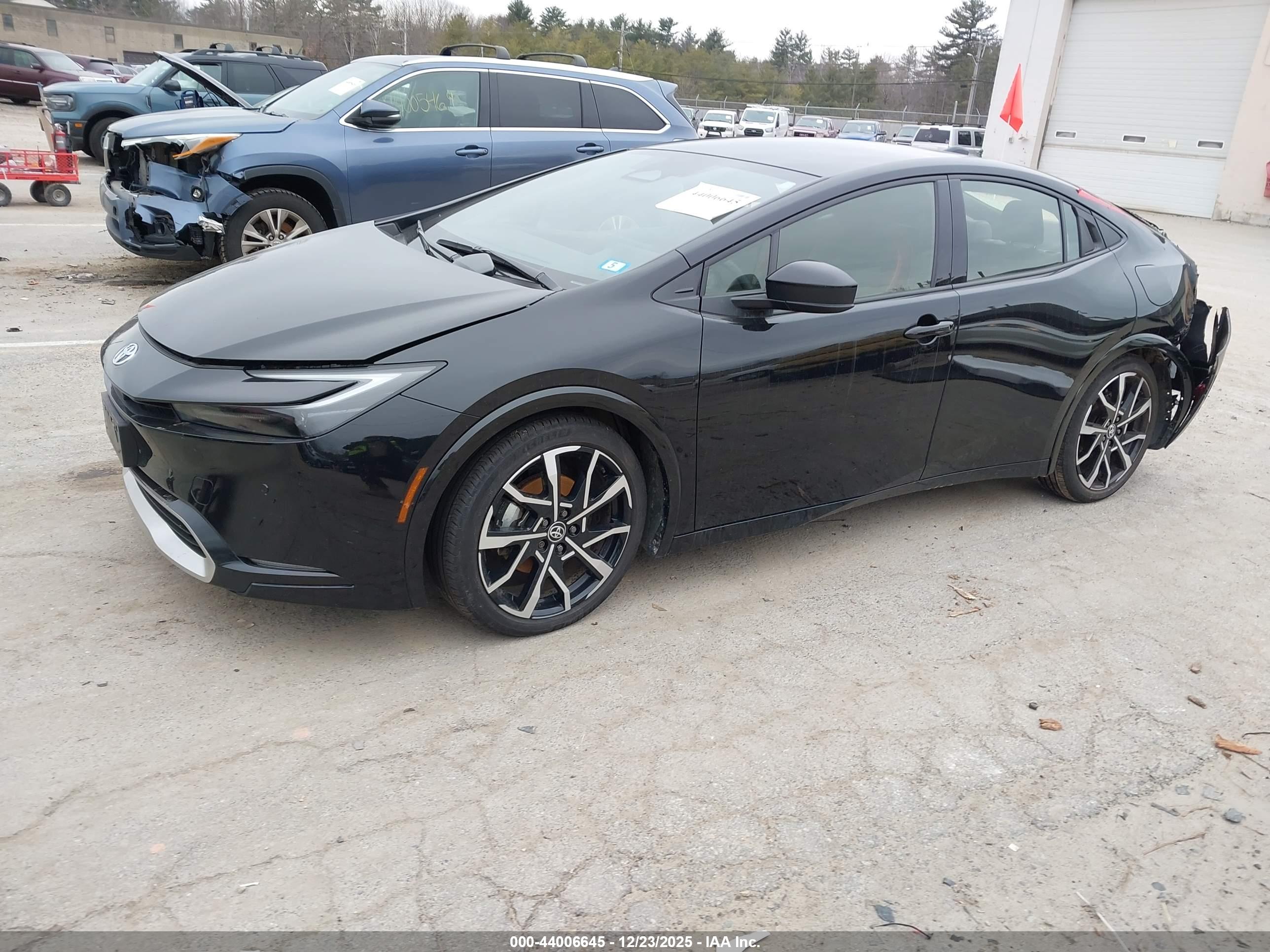 TOYOTA PRIUS image 2