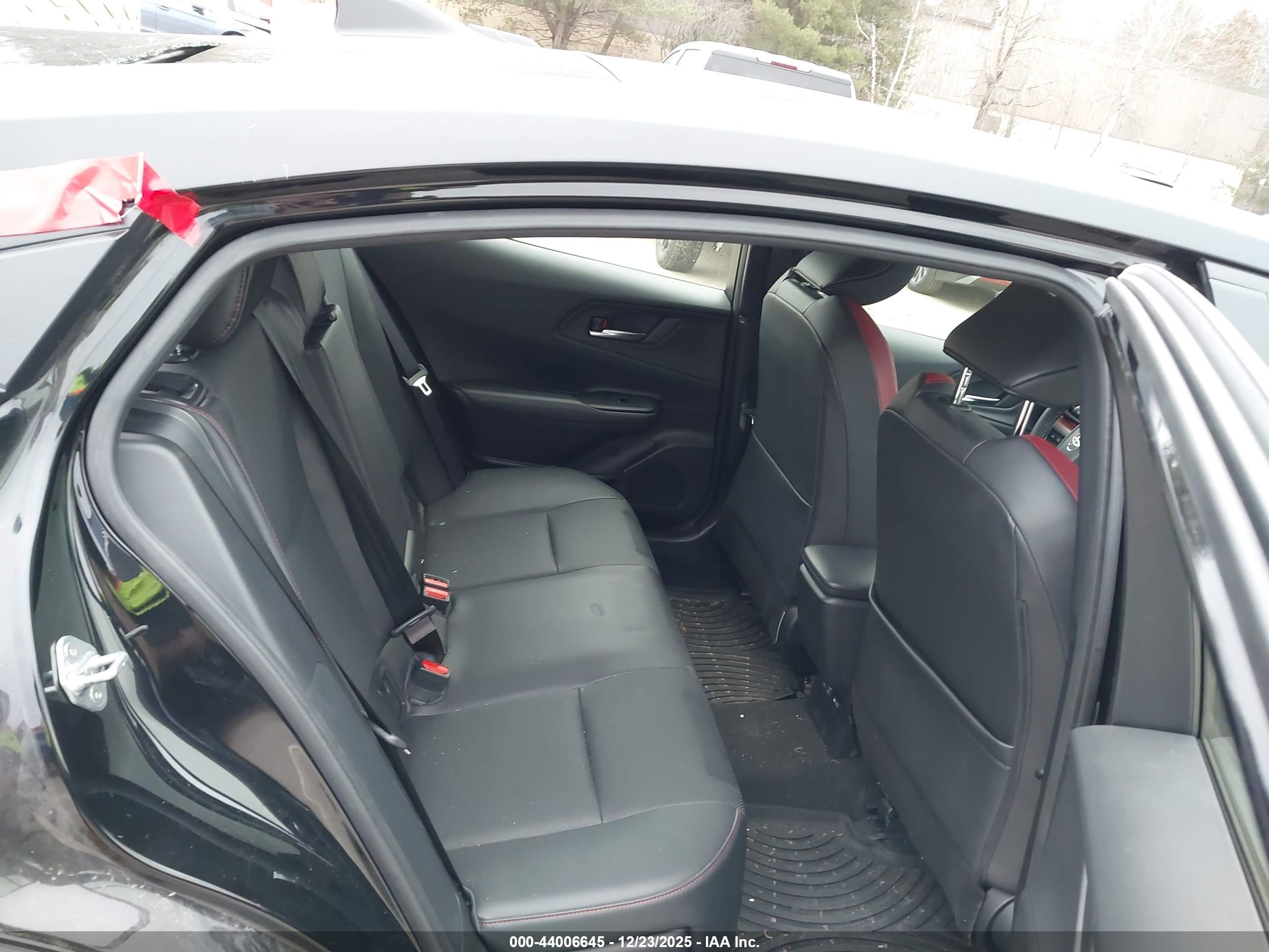 TOYOTA PRIUS image 8