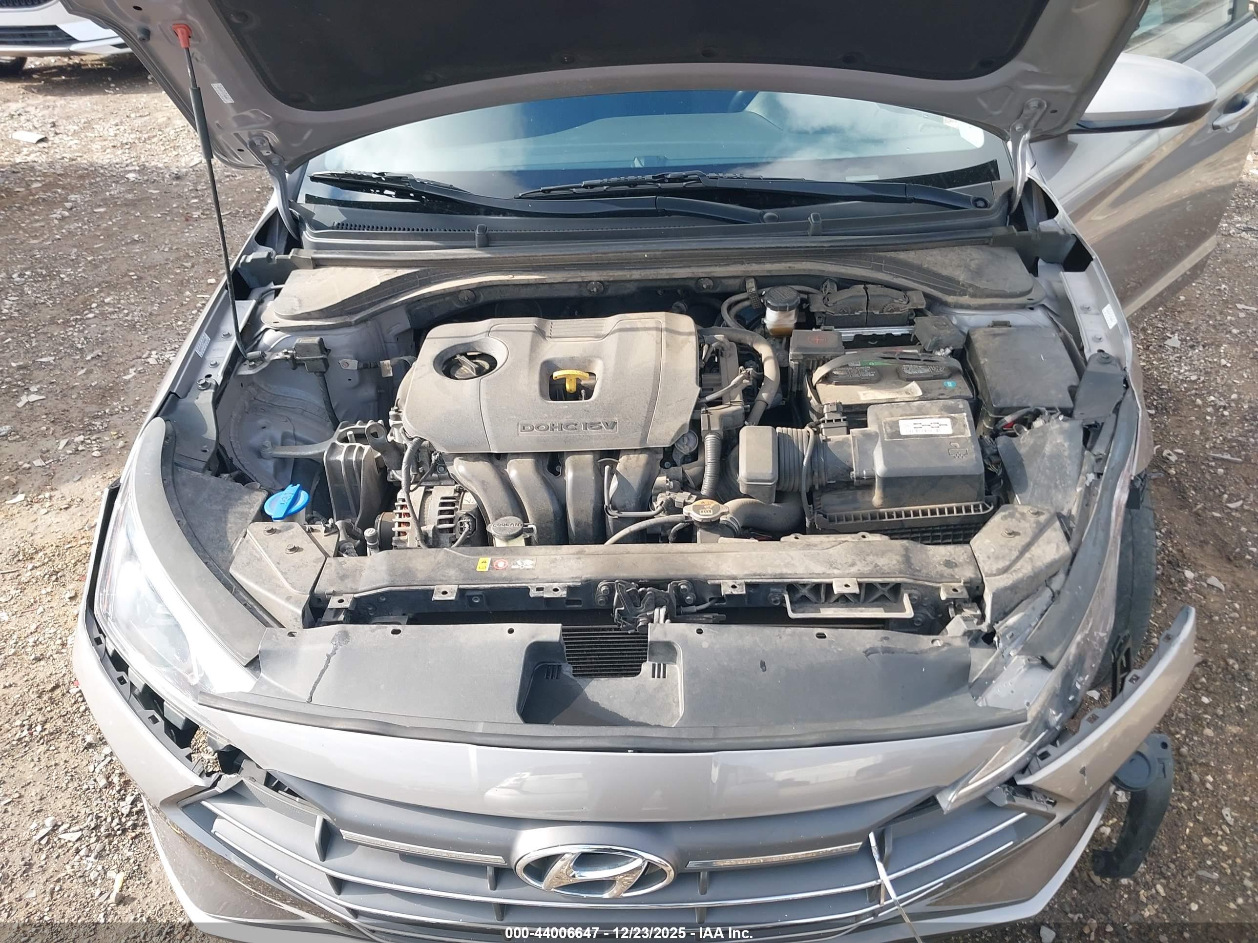HYUNDAI ELANTRA image 10