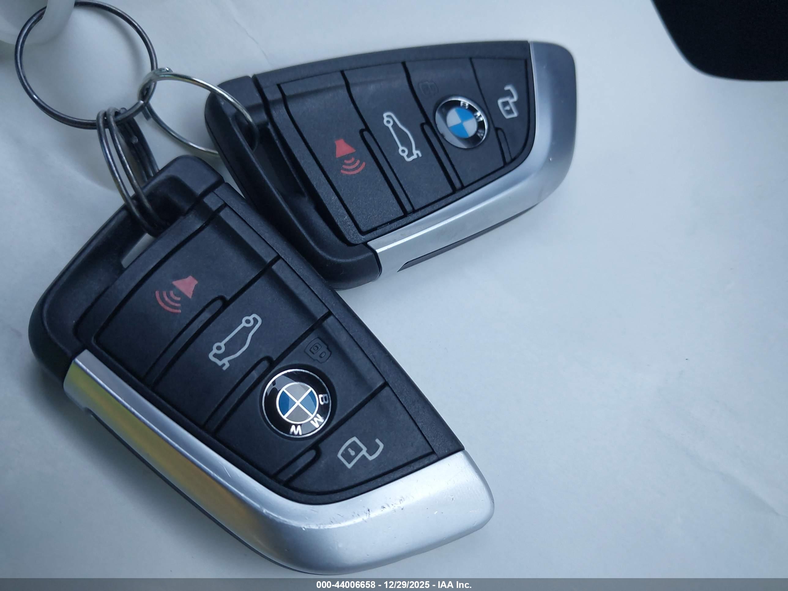 BMW 330I image 11