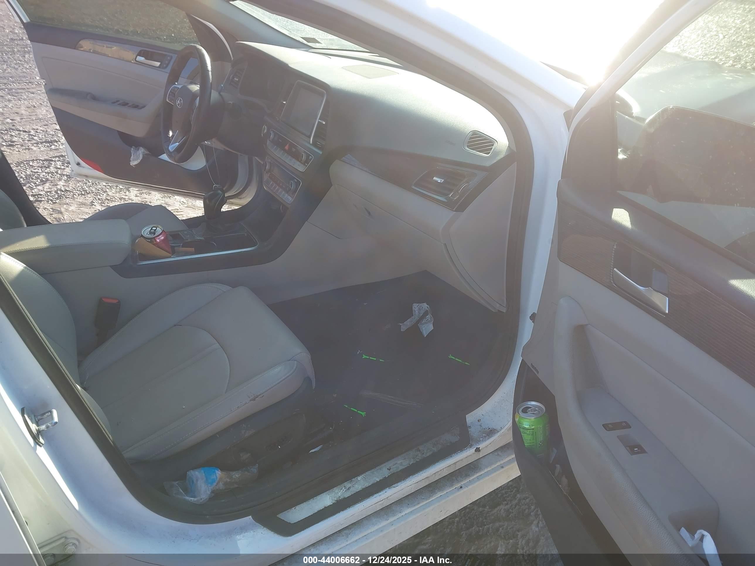 HYUNDAI SONATA image 5