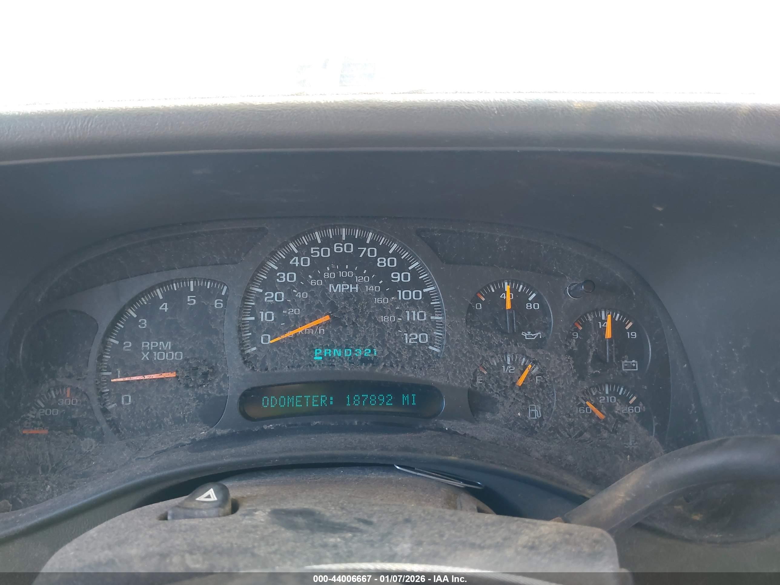 CHEVROLET SILVERADO image 7